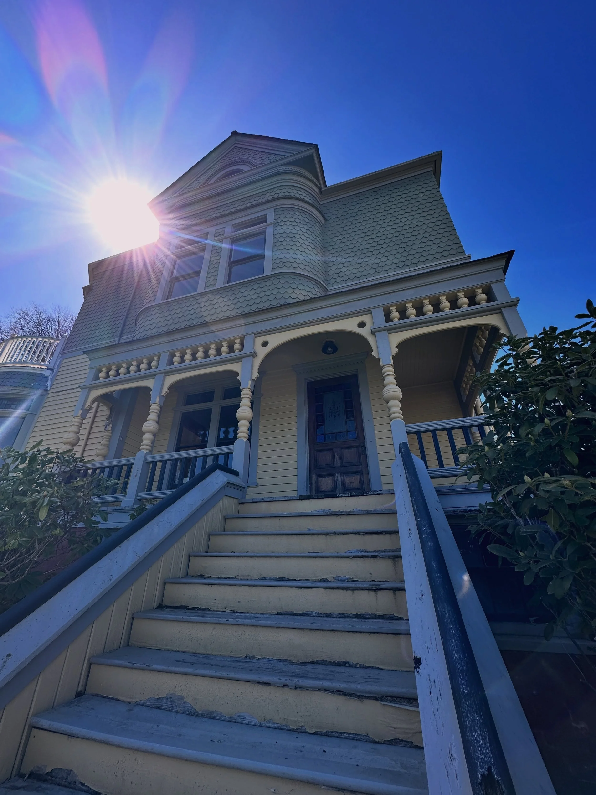 Port Gamble is calling and I must go.
Weekends are made for exploration and Port Gamble is one of Washington state&rsquo;s most walkable, historic and charming small towns. With its collection of eateries, shops, Victorian era homes and at least one 