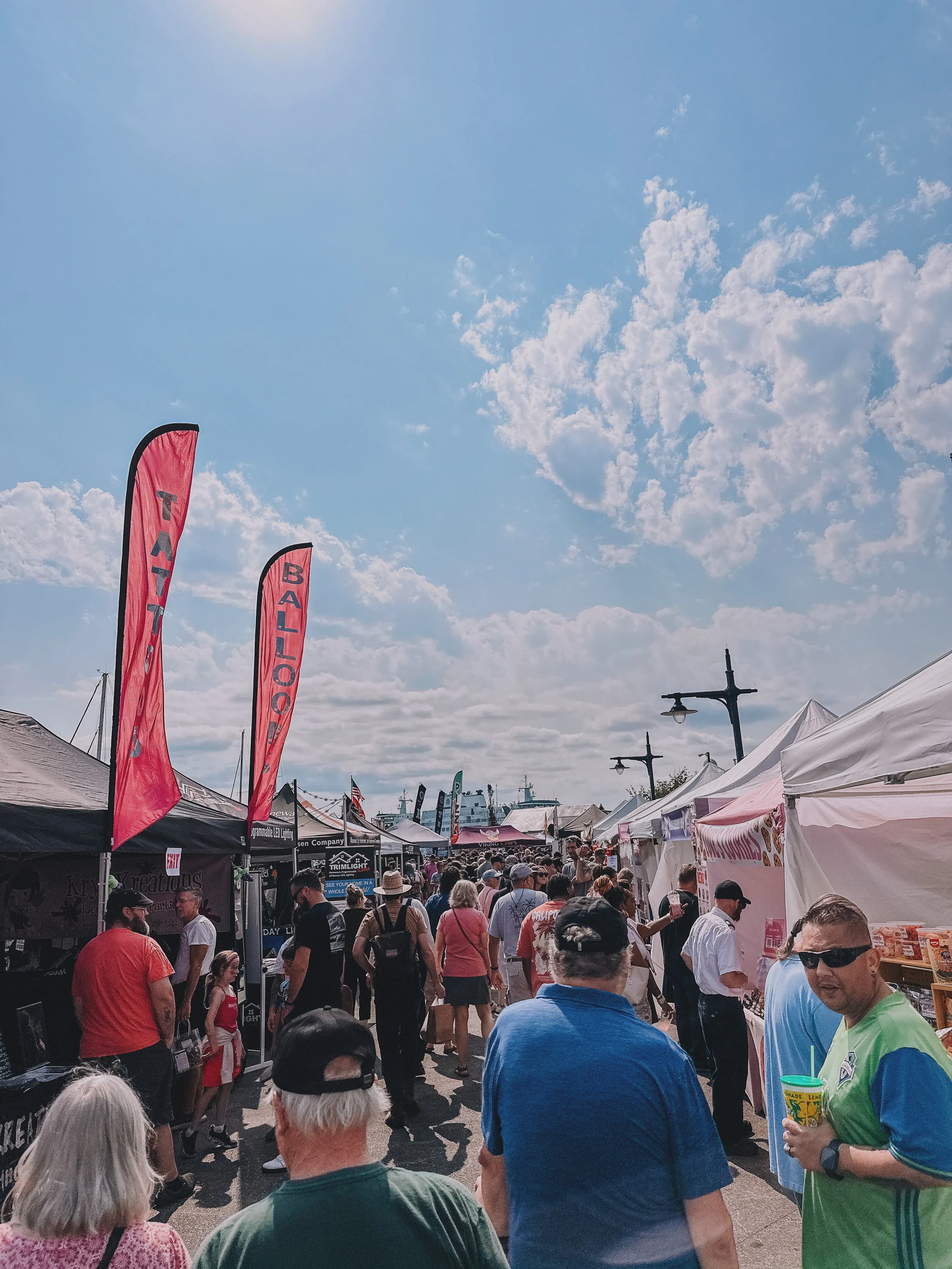 10 reasons to come experience the iconic Bremerton Blackberry Festival this Labor Day weekend! Don&rsquo;t miss this annual tradition!
1. The Bremerton waterfront comes to life!
2. Blackberry pie + all kids of treats
3. Local vendors preparing food o