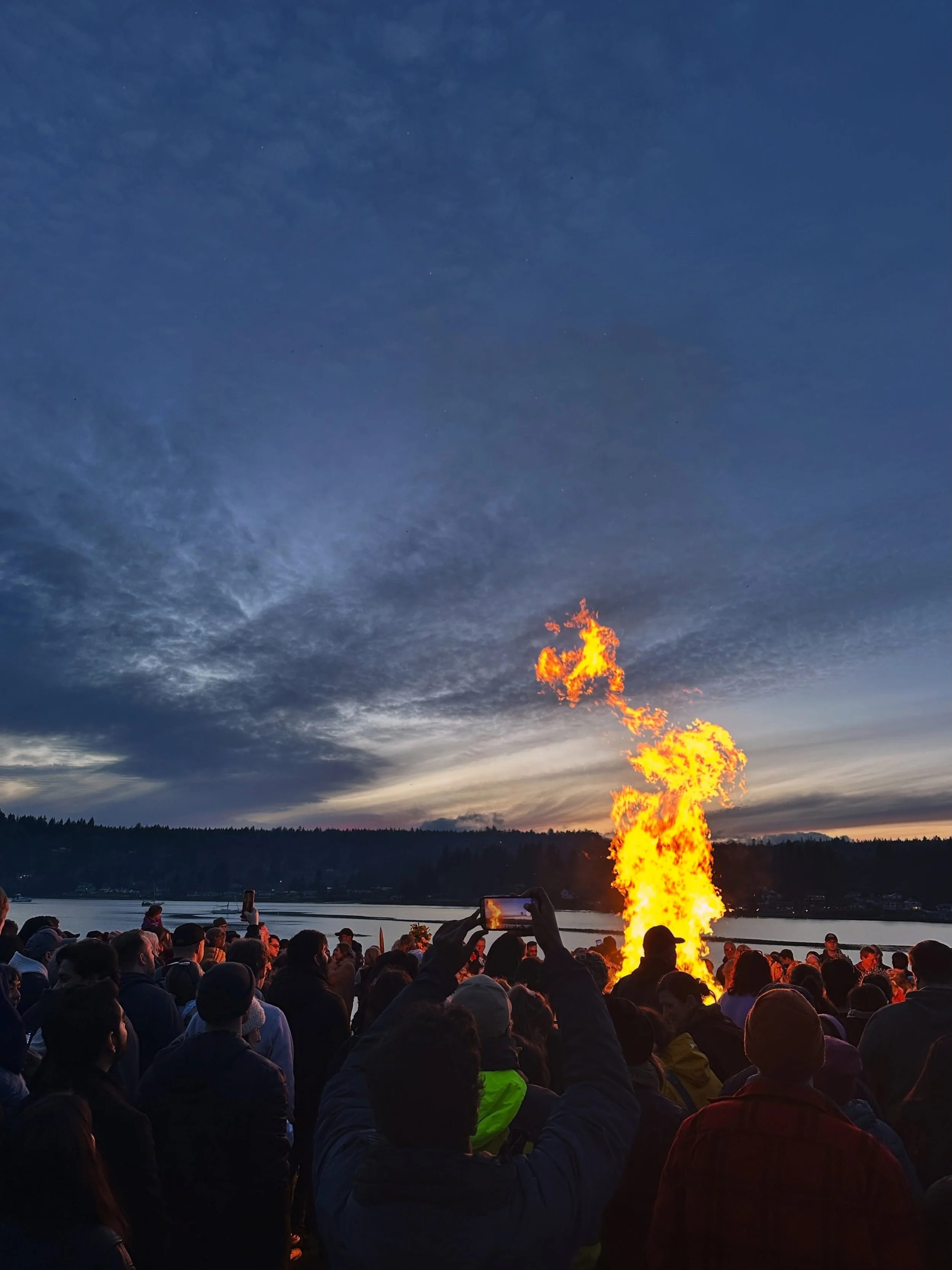 This Saturday evening the downtown Poulsbo waterfront lights up with the light of a blazing bonfire to celebrate Autumn! The Viking King and Queen&rsquo;s Handfasting Ceremony and Autumn/Halloween Bonfire takes place on Saturday, October 17, from rou