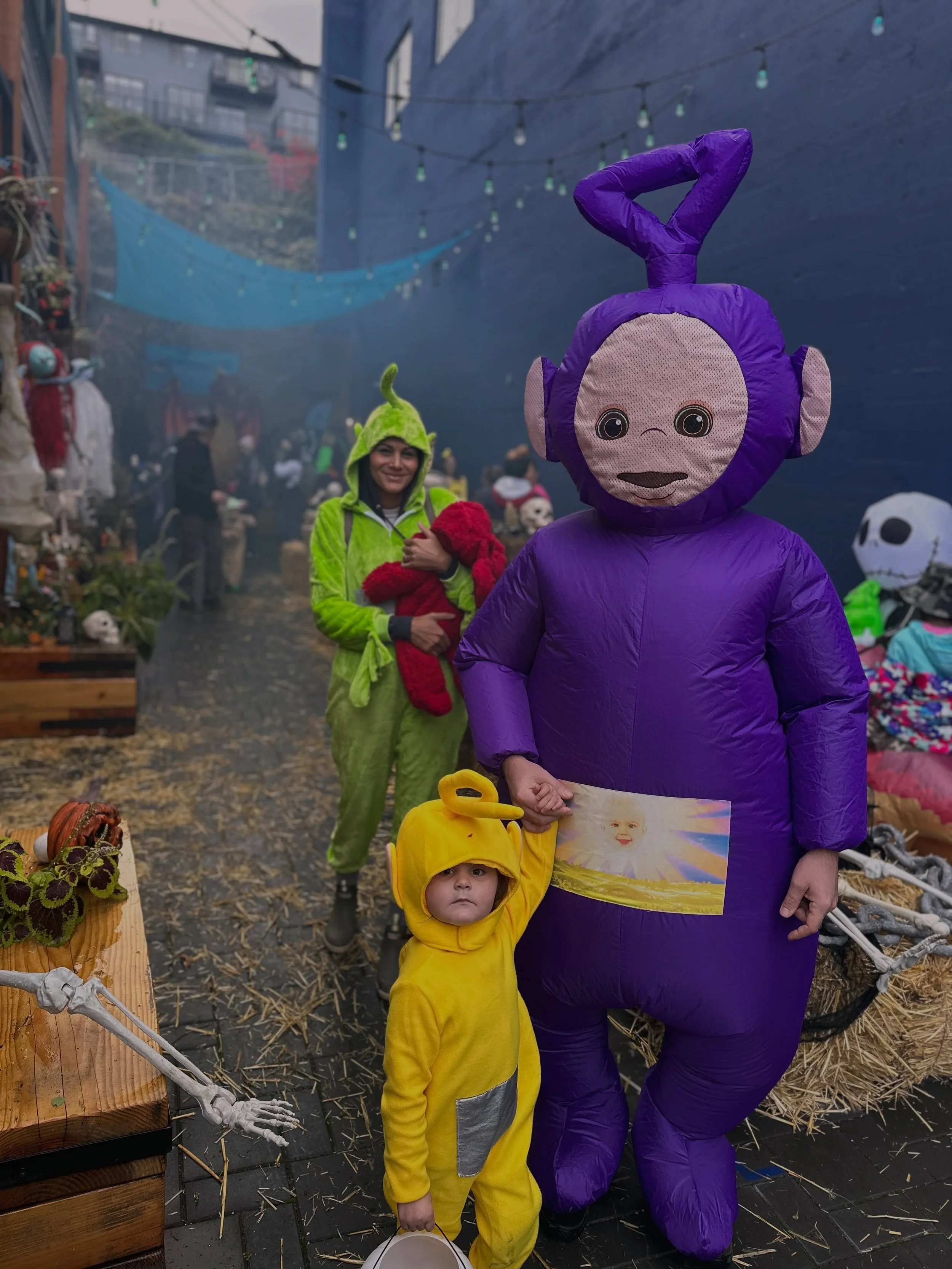 The Port Orchard waterfront transforms this weekend for the annual Halloweekend festivities with trick-or-treating, costume contests, scavenger hunt and all manner of spooky kid-friendly fun! This FREE three day event Is organized by the Port Orchard