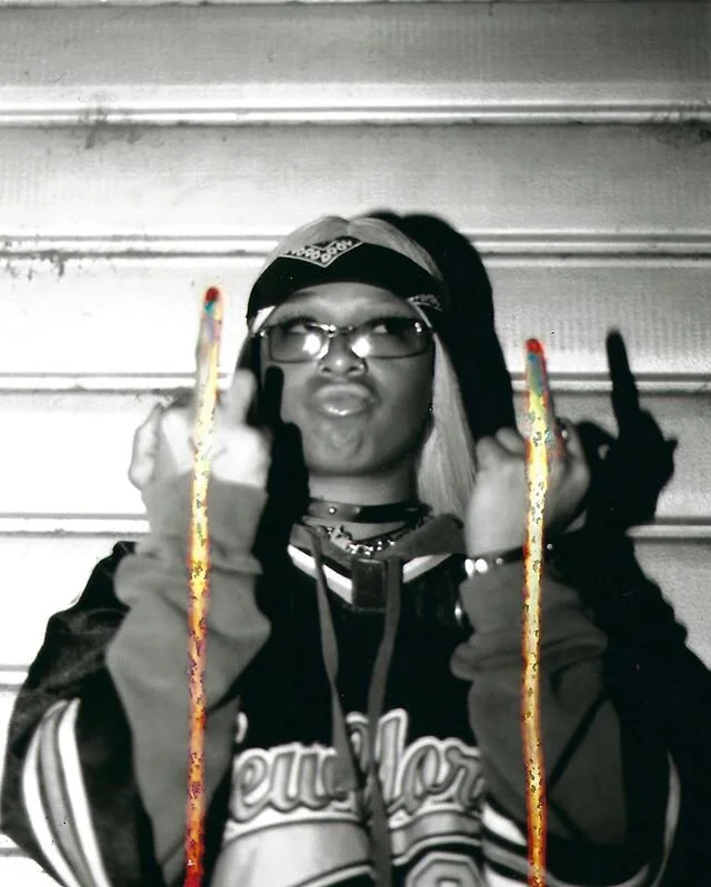Better take notes.... a bitch bout to blow..snakes in the grass I wanna mow.. it