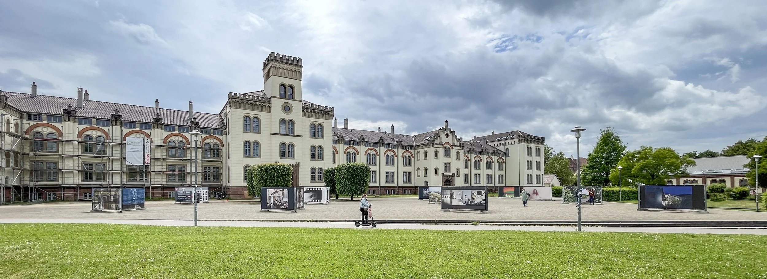 BLICKFELD 2025 "SPUREN"