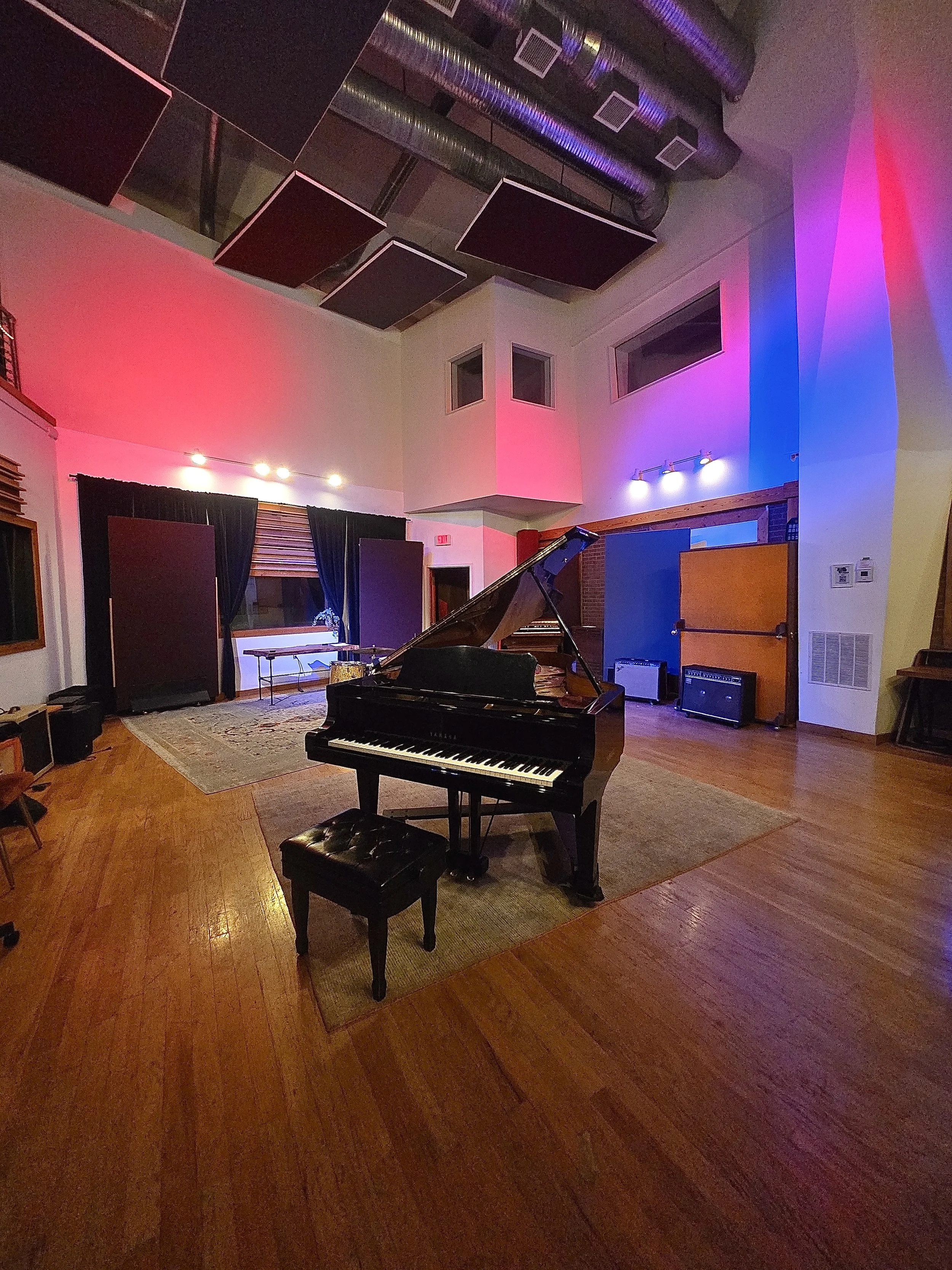 Live Room Vertical