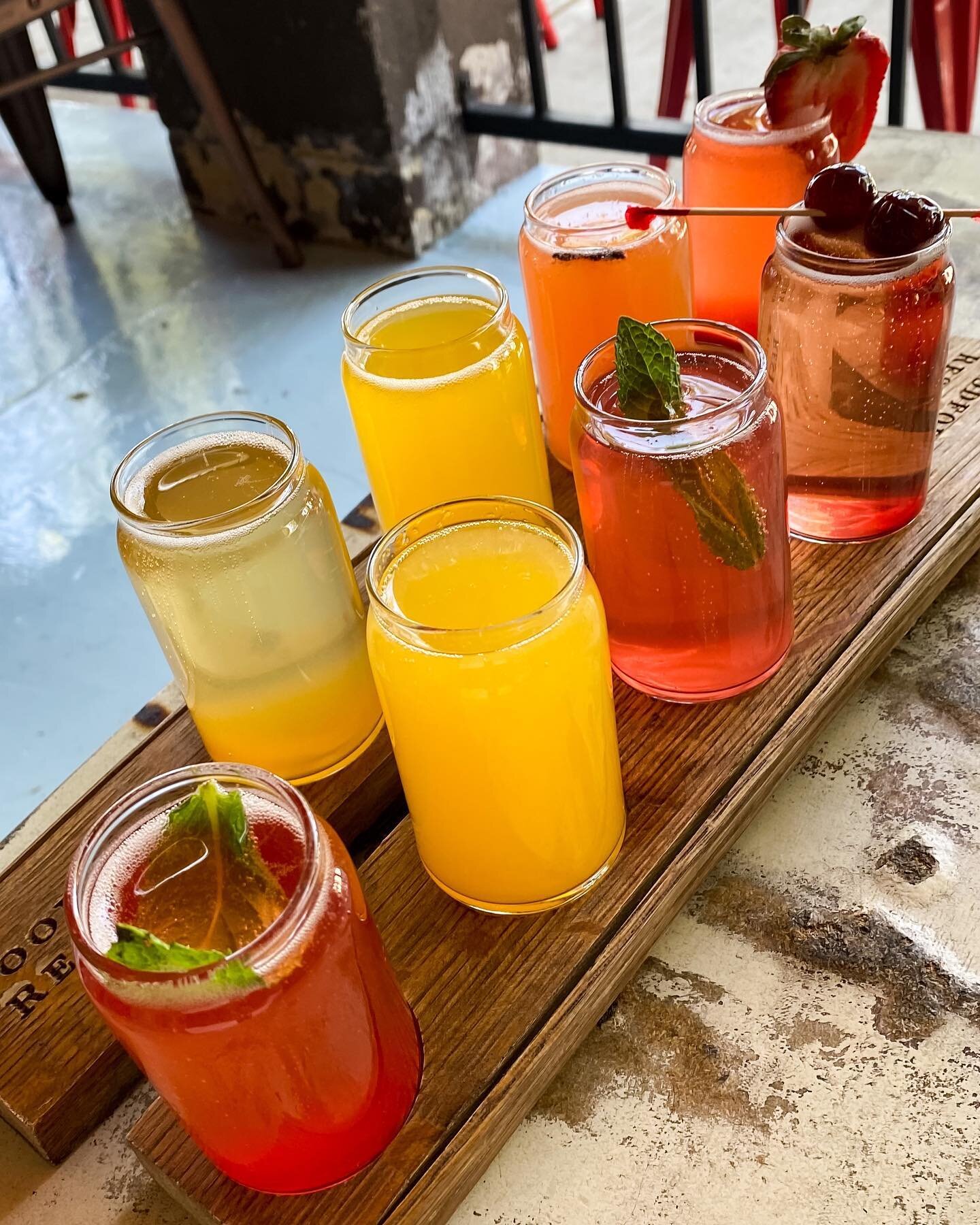 Weekends are for Mimosa Flights🙌🏼

➖➖➖➖➖➖➖➖➖➖➖➖
Downtown LV
📍 1120 S Main St Suite 110
Downtown Summerlin
📍 2120 Festival Plaza Dr Unit 140
 Area 15 
📍 3215 S Rancho Dr
📍 Henderson(Spring 2023)
➖➖➖➖➖➖➖➖➖➖

#MAKERSLV #DTLV #coffeeshop #vegascoff