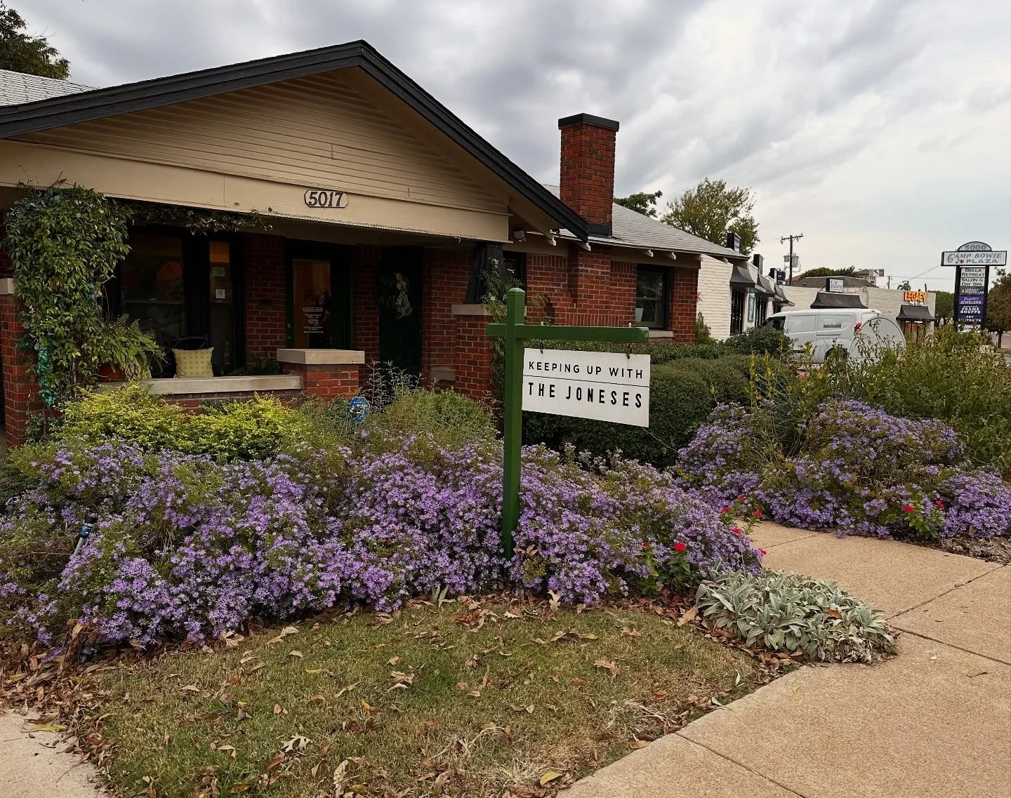 It’s finally fall, y’all! Come shop with us!