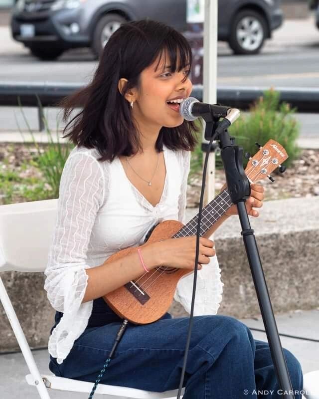 Come see @harbhajunkie play tonight for #borderlessfestival at the @gordonbesttheatre ✨️

Harbhajunkie is the stage name for Mridul Harbhajanka, a multimedia artist, musician, and singer/songwriter. Mridul has been writing tunes on her ukulele for 10