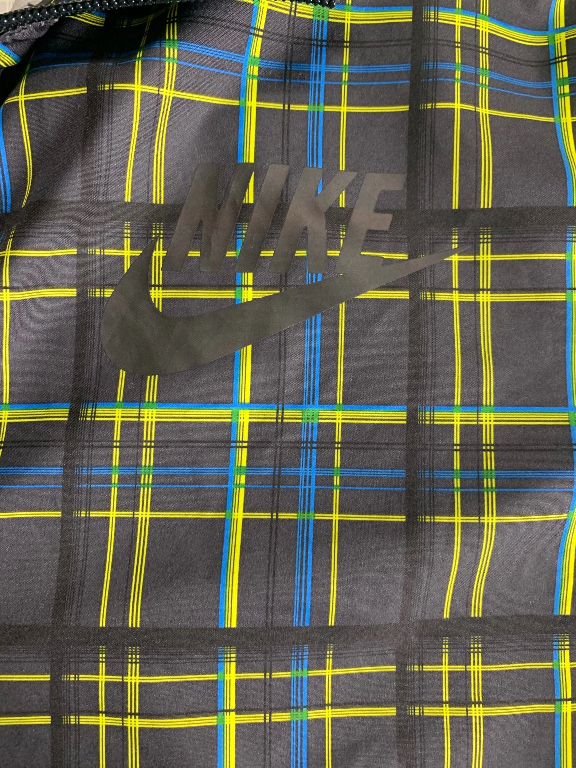 6B38FD18-2647-4B06-BEE8-975B8913ABF2