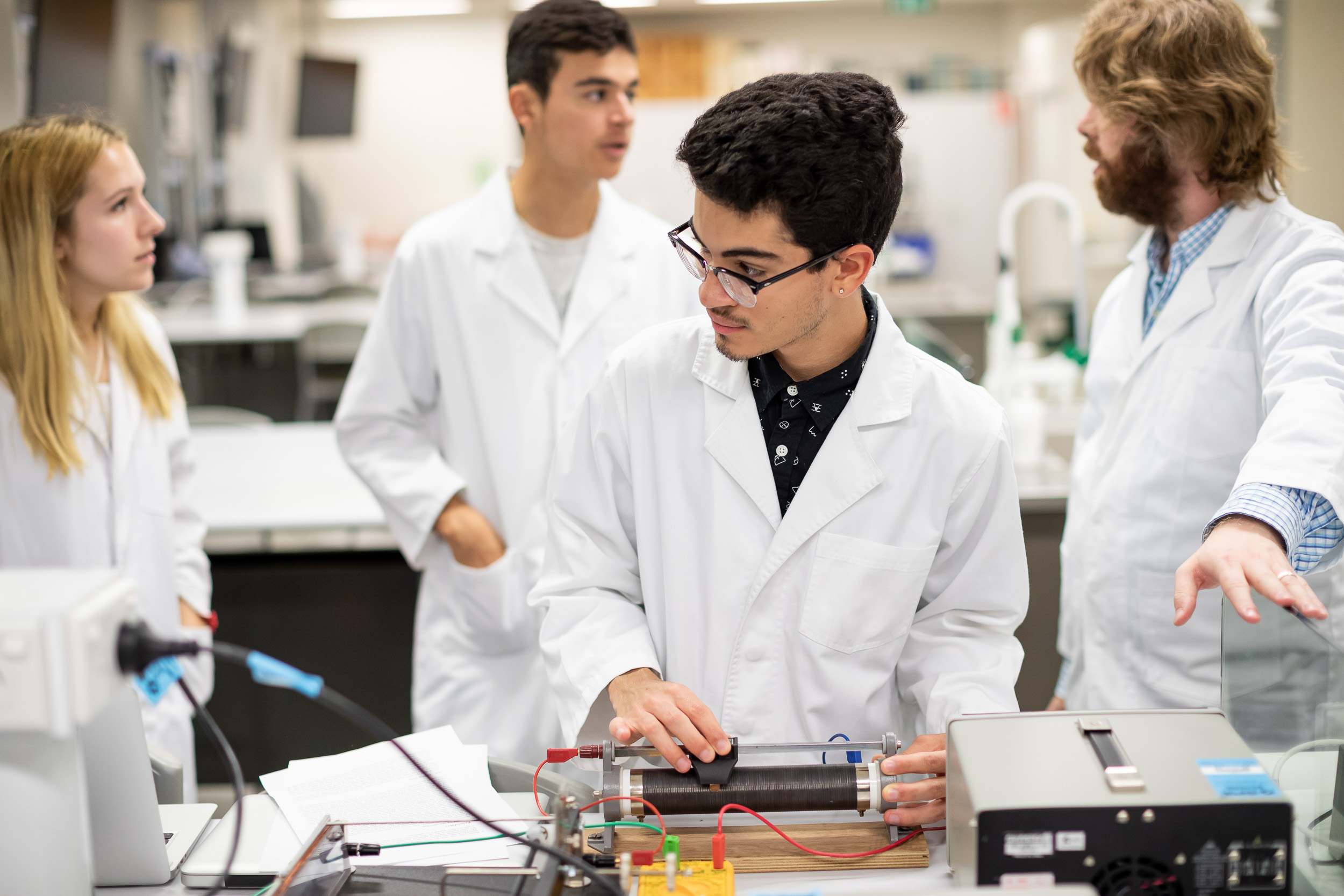 Class - Physics Lab - Quentin Roper - NYU Sydney 2018