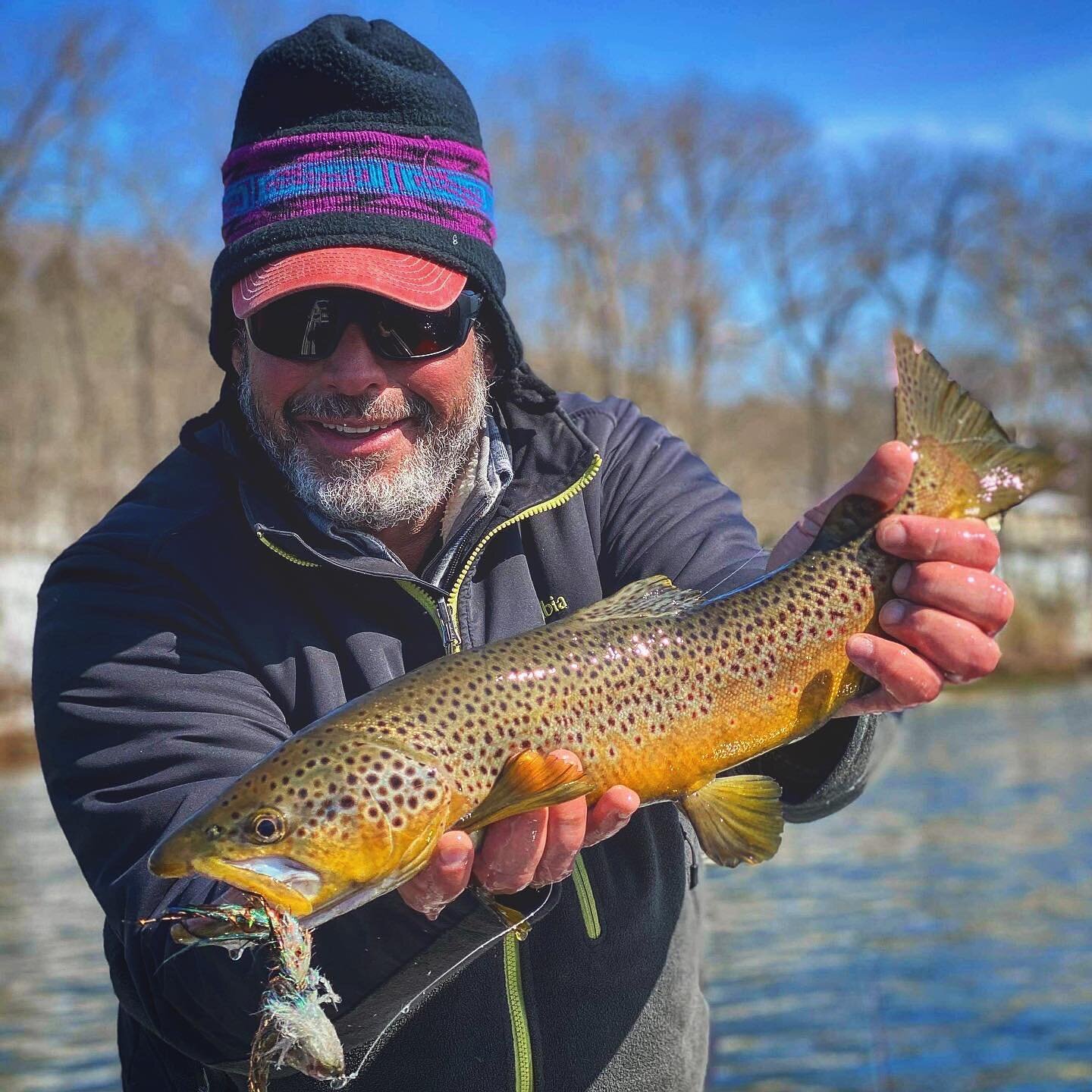 Commitment is all I have to say about the 4 days of streamer fishing we did during the brutal winter storms. We sure put some nice fish to the net @andrewthomascimis!
&bull;
&bull;
@riffletrip_outfitters 
&bull;
&bull;
#riffletripoutfitters #scottfly