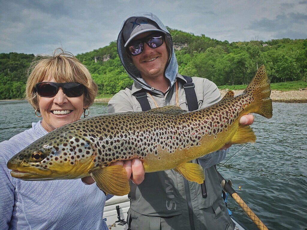 Been a little silent on the posting waiting for a decent photo... so here&rsquo;s one of Veronica&rsquo;s many from today! The caddis are bumpin and the browns are thumpin. Let&rsquo;s get it on! DM or link in bio to book!
&bull;
&bull;
As usual, tha