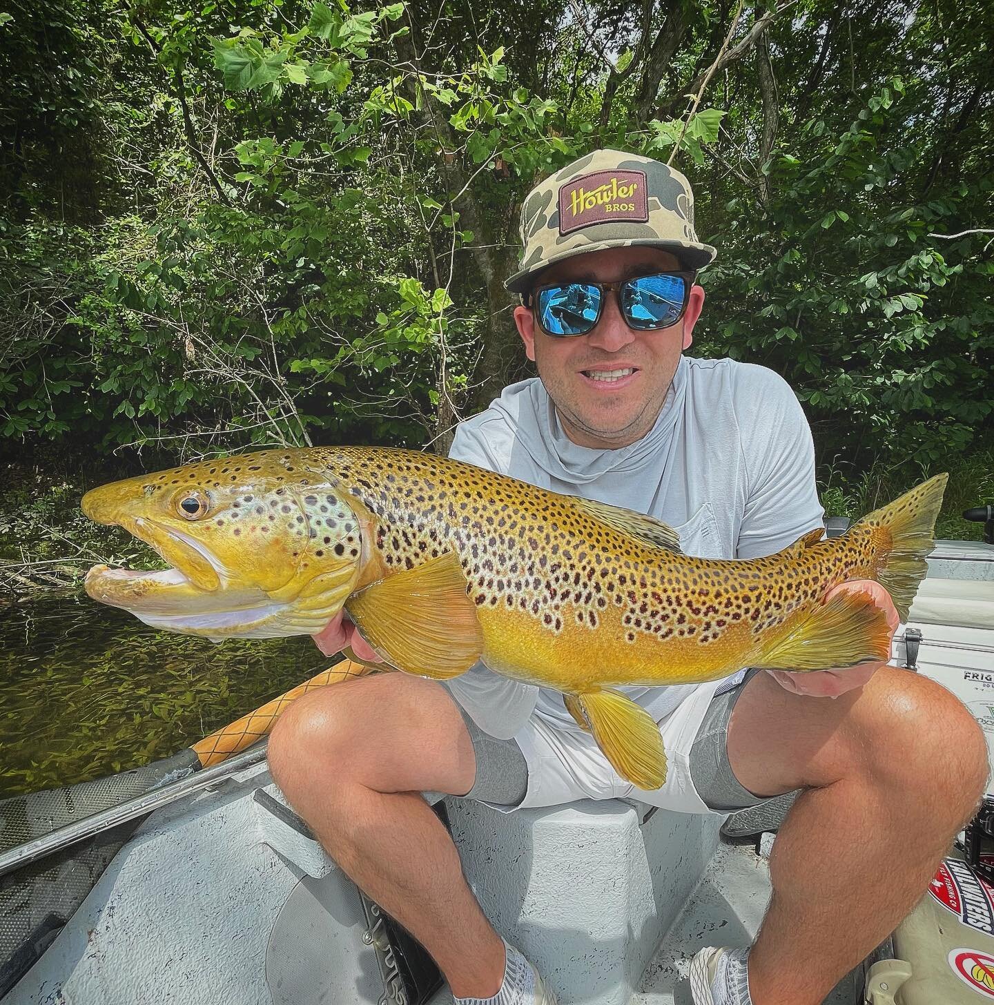 You earned it buddy! 
Thanks for your effort and support @pike1452 
&bull;
&bull;
From hoppers to shallow rigs to dredging&hellip; Summer dates still Available @riffletrip_outfitters 
&bull;
&bull;
#riffletripoutfitters #scottflyrods #bajiosunglasses