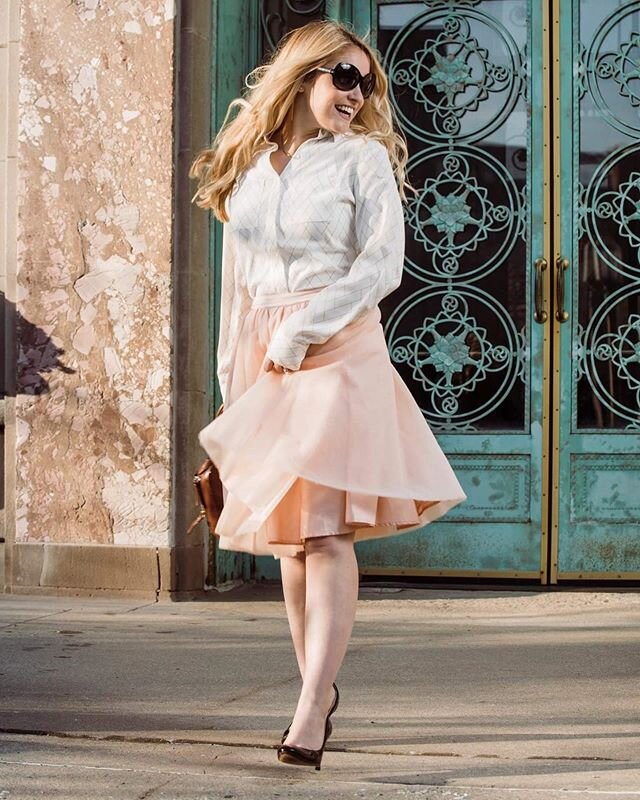 I think my models have worn my pink tulle skirt more than I have 😂
Model: @jaxturyna 📷: @lemontwistimages 
Styling: me
#chicagophotostylist #chicagopropstylist #photostylist