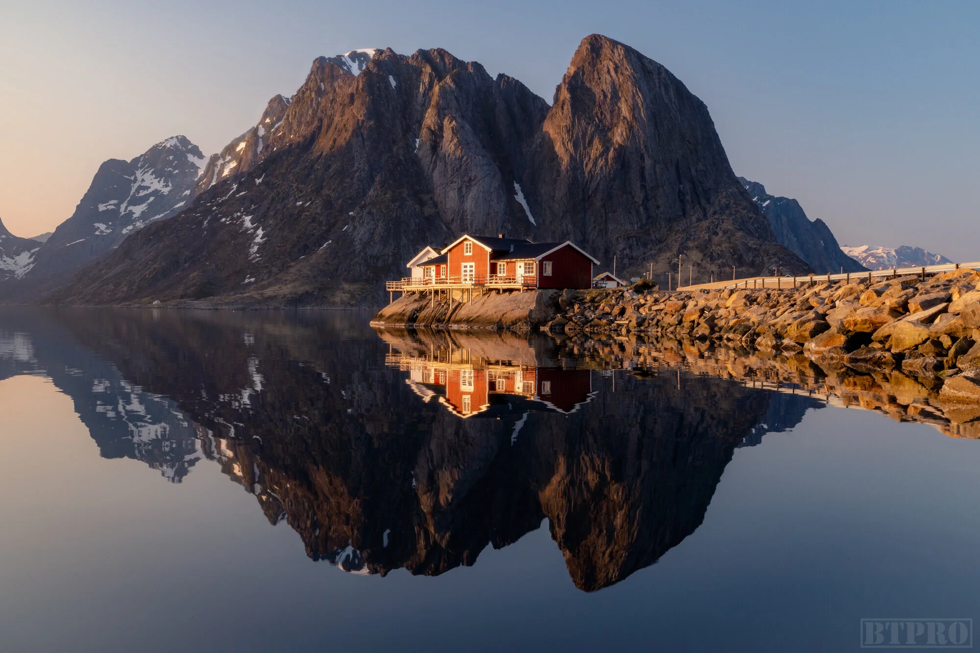 Lodges at Sunset in Sakrisoy