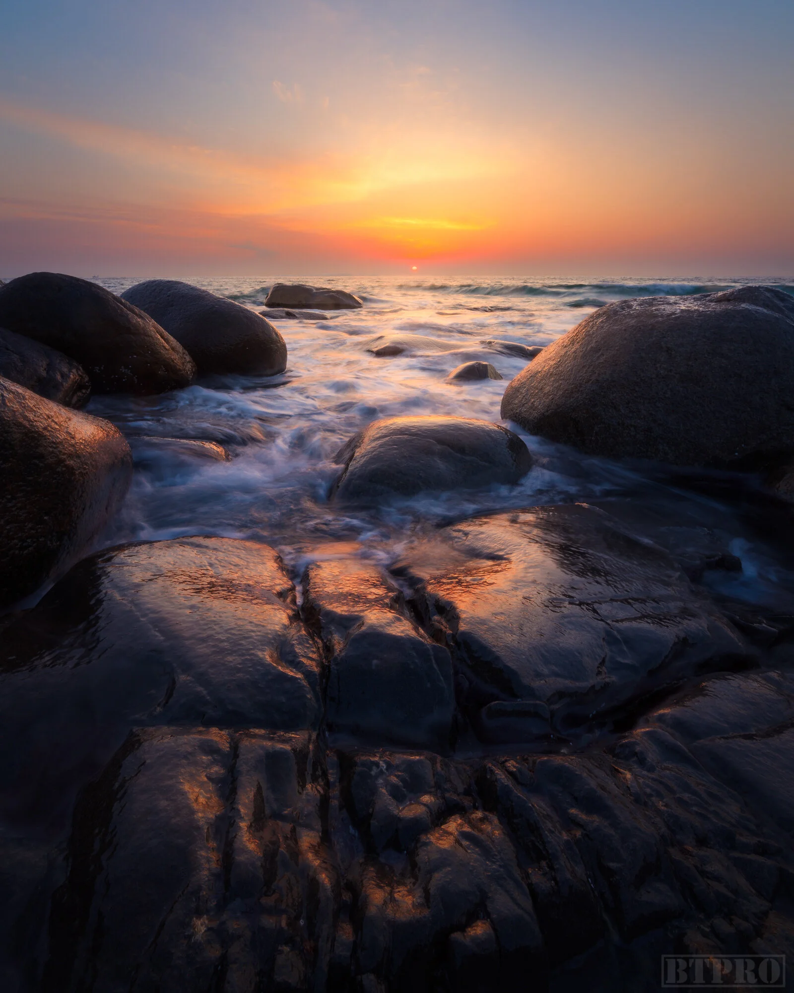 Sunset at Uttakleiv Beach