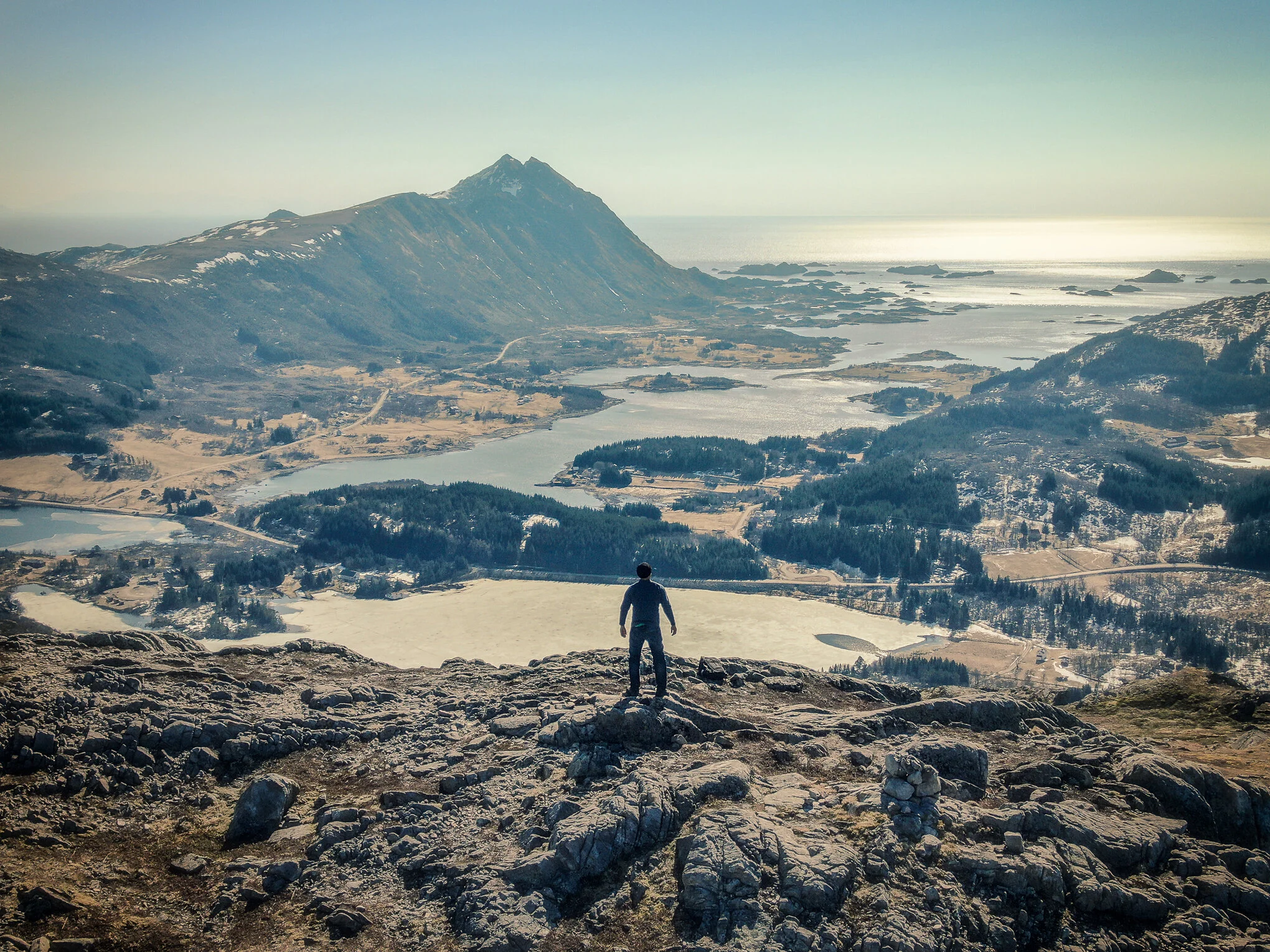 Summit at Justadtinden