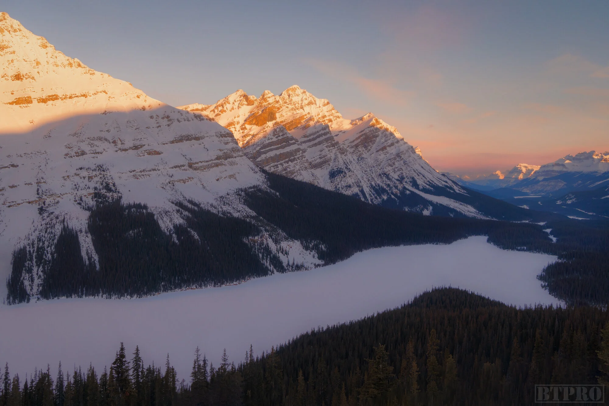Sunrise at Peyto Lake