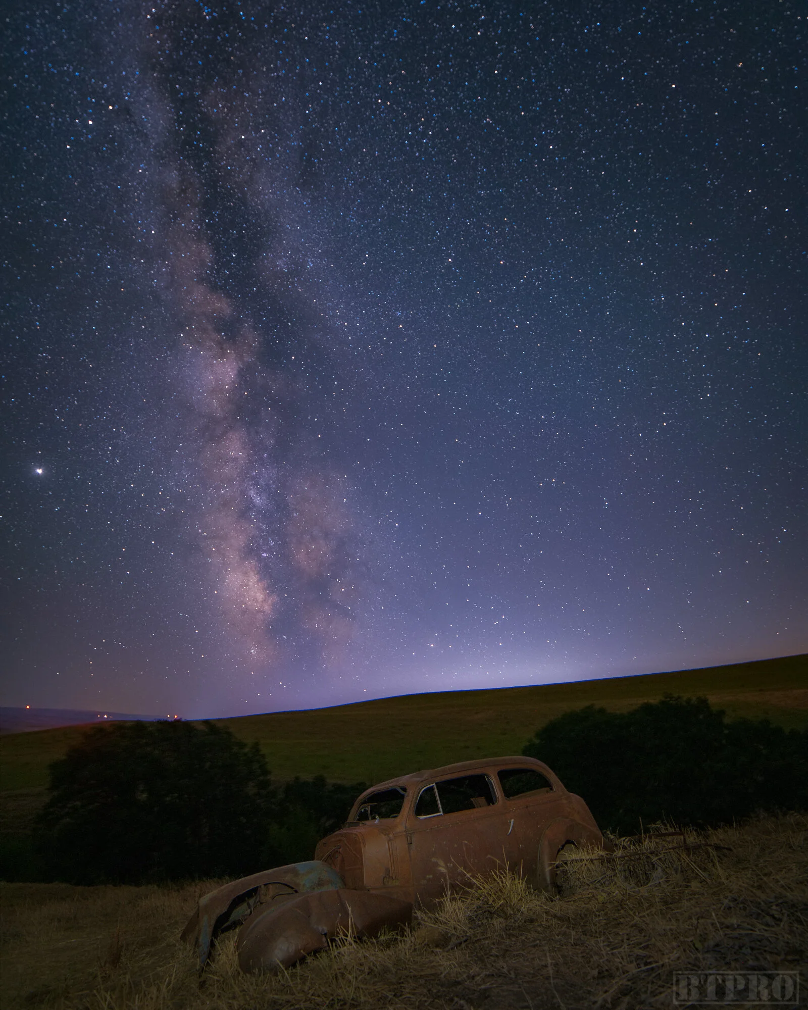Dalles Mountain Car Milky Way Shot