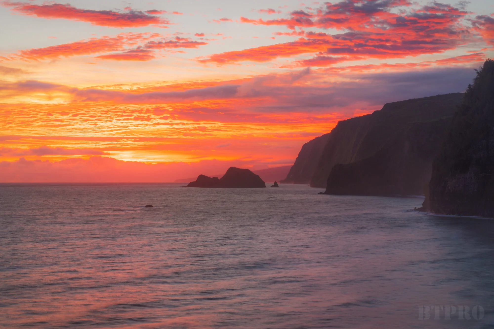 Pololu Valley Sunrise