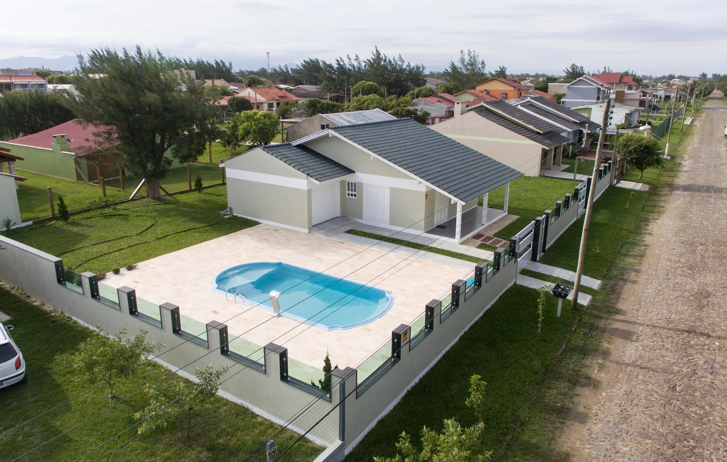  Beach House Architectural Fence Design   Project Constructed 2018, Brazil  photos by Spaguetti Filmes   