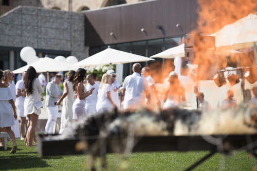White-Party-BBQ-Spain-Wedding- 3.jpg
