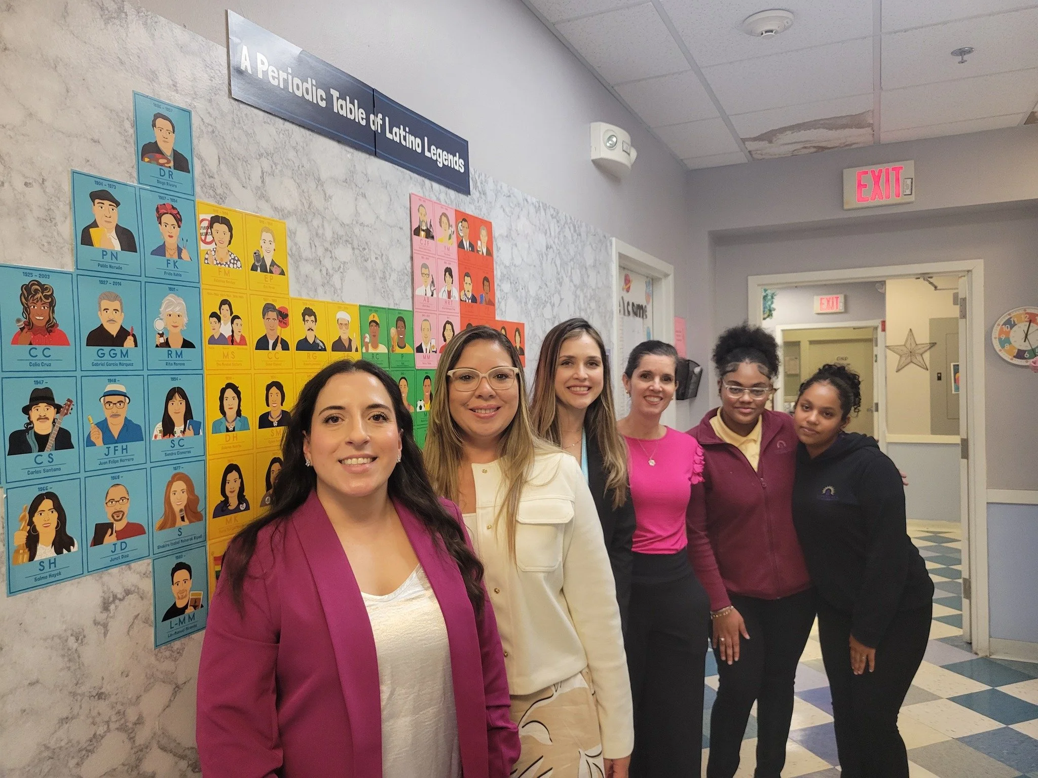In celebration of Hispanic Heritage Month, members of State Street's Latin American Professionals Network visited Esperanza Academy to share their career experience in finance. Our students came prepared with questions filled with curiosity and vulne