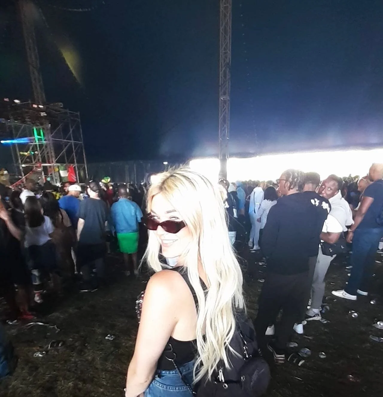 Boiler room festival/City Splash 💙

Bigup the ladies @estelledujourmusic @woolli.ness @aka__lula @tigerlilyraphael @mahla.bess @gabvallim @saldanhaagatha @kristynnes @daieneds @giovannnabarb @bailefunkculture