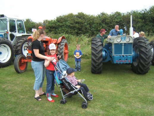 tractor2.jpg
