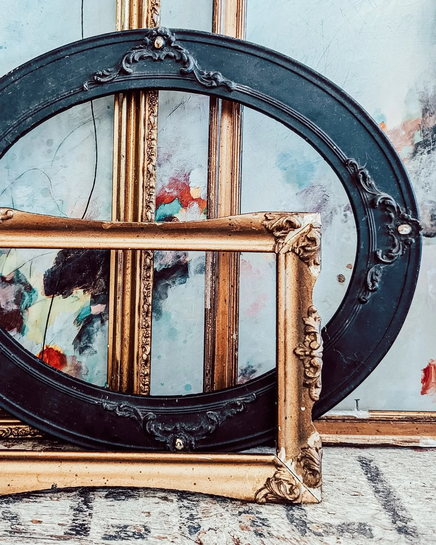 I cleaned and organized my studio and am admiring my little collection of antique picture frames. I may use them someday to frame art, but I think they're beautiful on their own too. I often work a smaller empty frame into a gallery wall or shelf sty