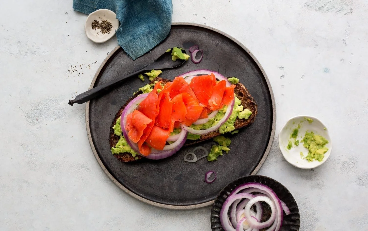 7 High-Protein, Egg-Free Breakfasts Under 450 Calories
