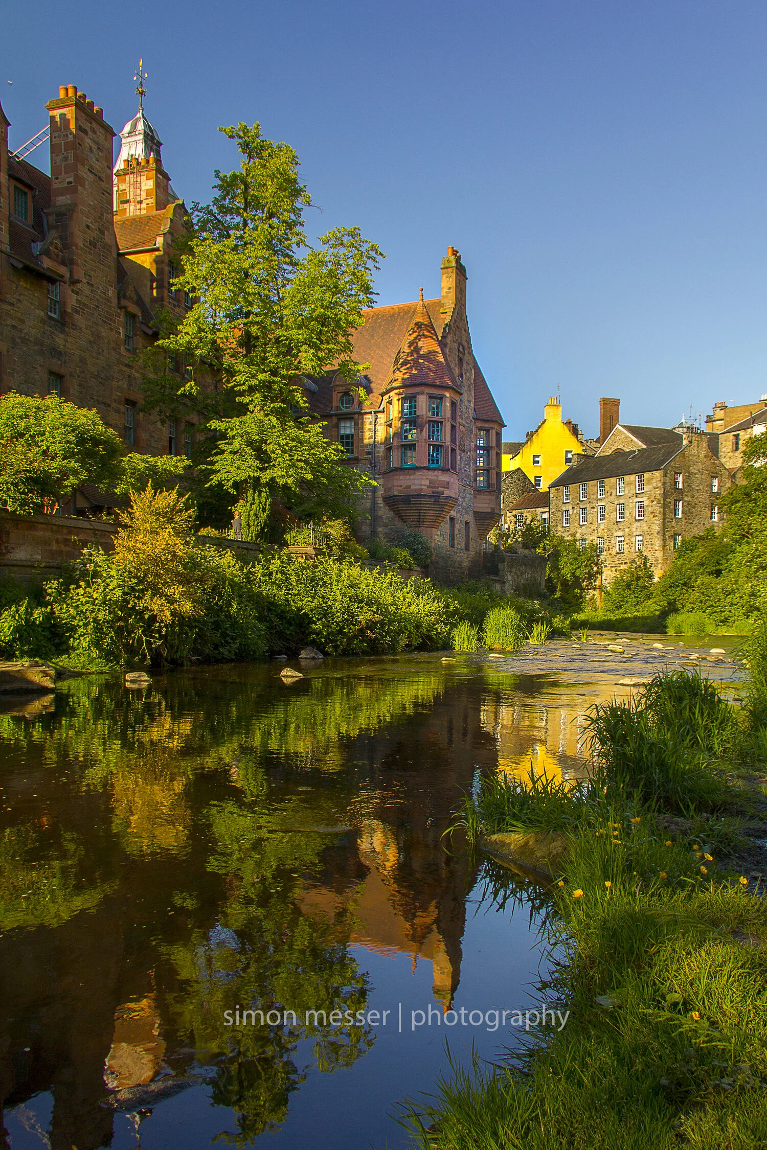 Dean Village Photography Tour with Tuition We'll meet near the centre of Edinburgh where we'll say a quick hello and jump right in. I'll talk to you to find out where you are at with your photography. From the historic and unmissable Dean Village we'll move on to get some great photographs of the lovely St Bernard's Well and Circus Lane in Stockbridge. Most importantly you'll get some great photographs and the skills to start developing your own style.