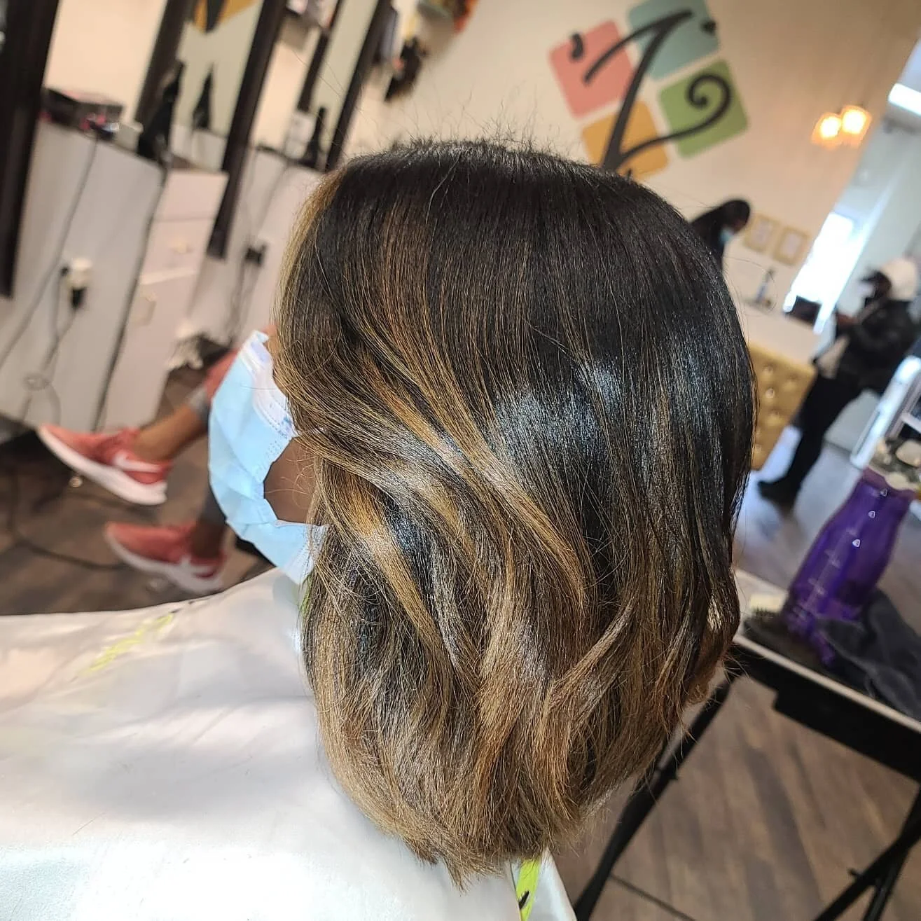 This transformation was soooo goooodddd!!!! 😍😍😍

Her hair was so gorgeous and thick so it was the perfect canvas to work on! 
She only colors once a year and this time she chose me after seeing the color I did on her friend. 

After some much need
