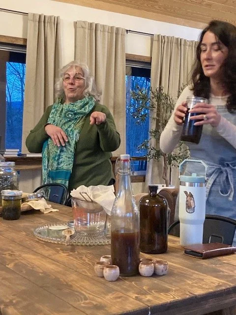Kaylee spilling and her mom explaining