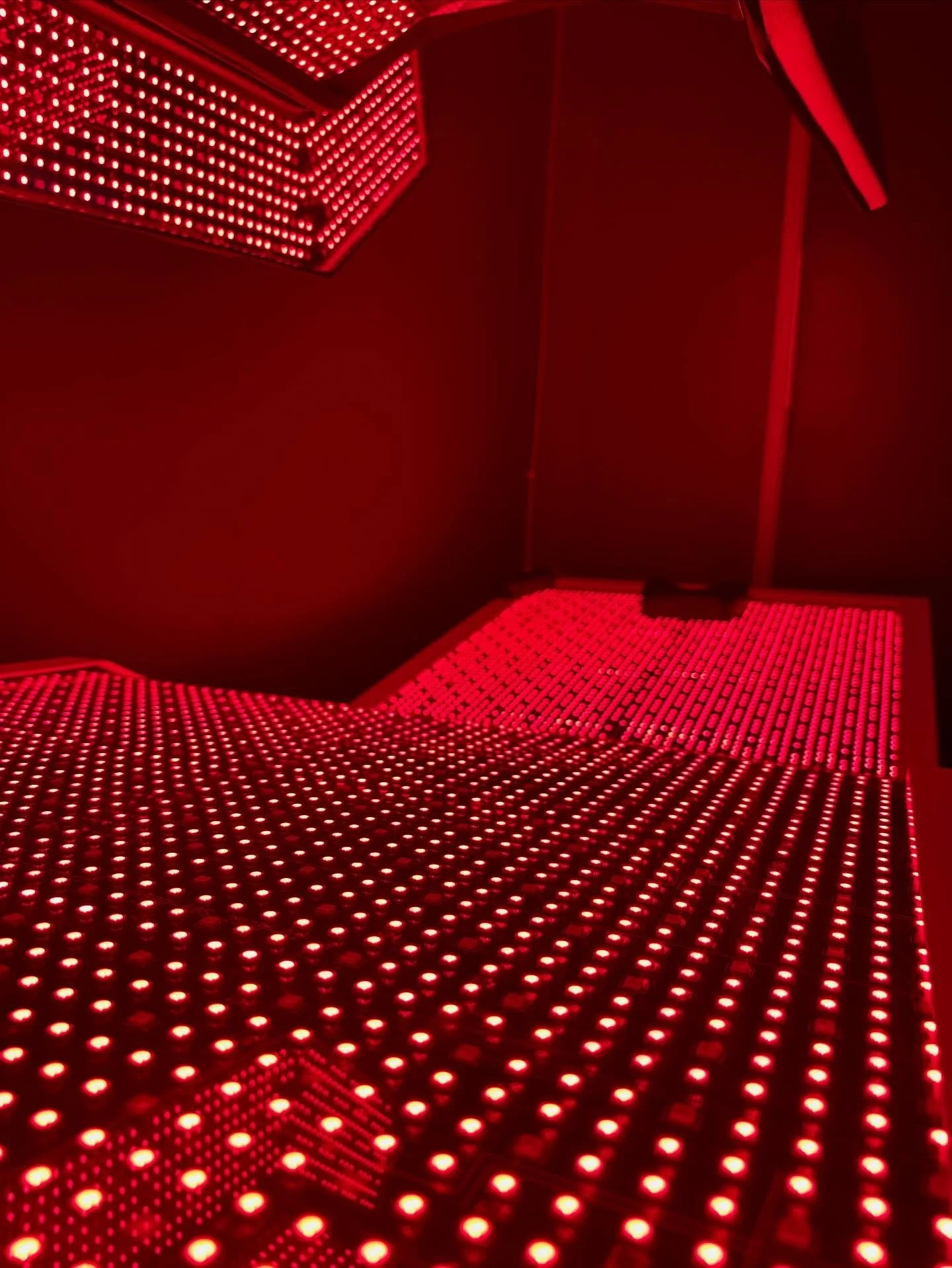 Get glowing for the holidays with red light therapy ✨
This rejuvenating Red Light Therapy Bed boosts collagen, improves circulation, and helps your skin shine naturally &mdash; just in time for the season of sparkle!🎄
#EnergySpa #EnergyTanning #Ener
