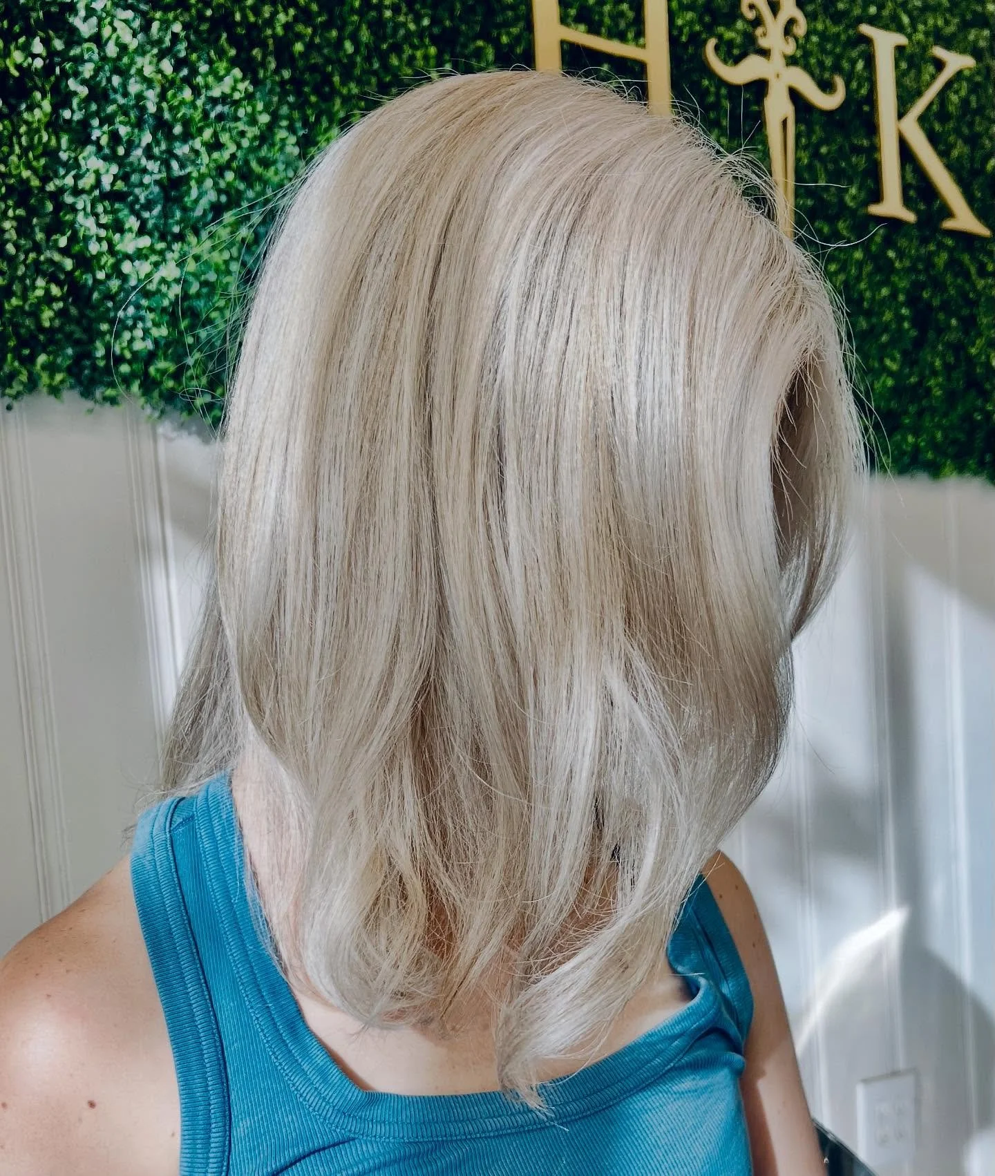 Fresh blonde, fresh vibes ✨💇&zwj;♀️ cut and color by Katie. #HKHairStudio #BlondeGoals #HealthyHair #hair #wellablondor #shadeseq #olaplex #philadelphia #phillyhair #phillybesthair