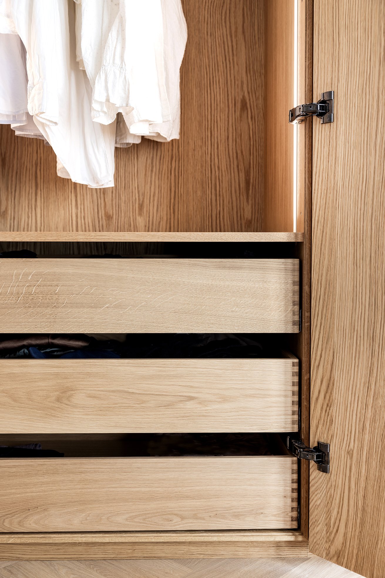 Garderobe_i_egetræ_06.jpg