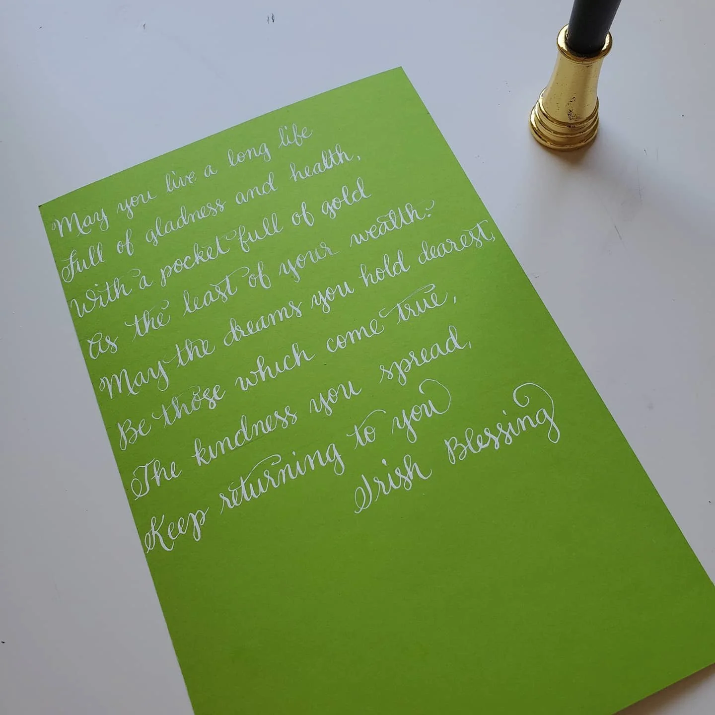 Good morning! 🙂 had some extra green paper scraps hanging around today that needed to be written on!

#calligraphylettering #calligraphy #handletter #handlettered #handlettering #handletteringpractice #moderncalligraphy
