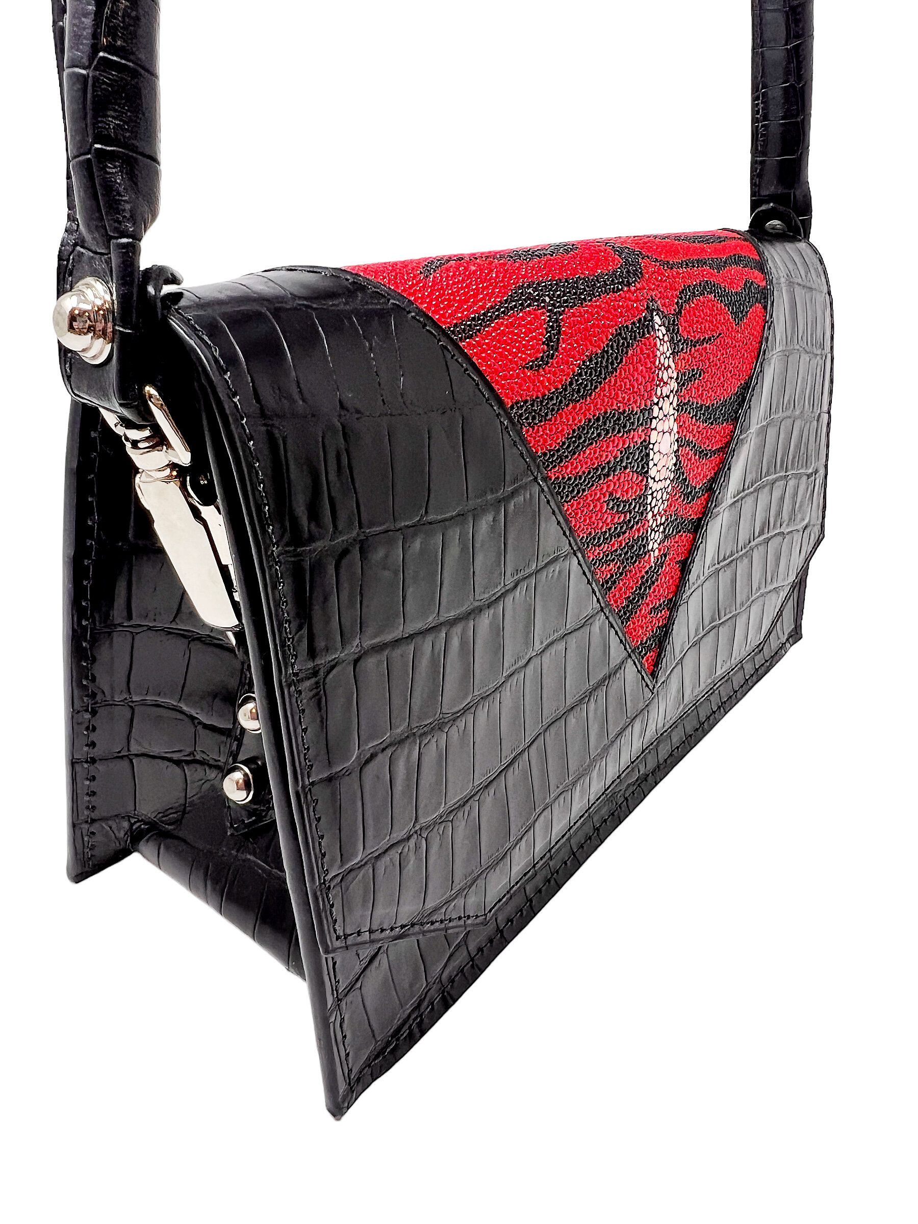 BF4222AA-8DB1-443B-9385-60D46BA3BE0B