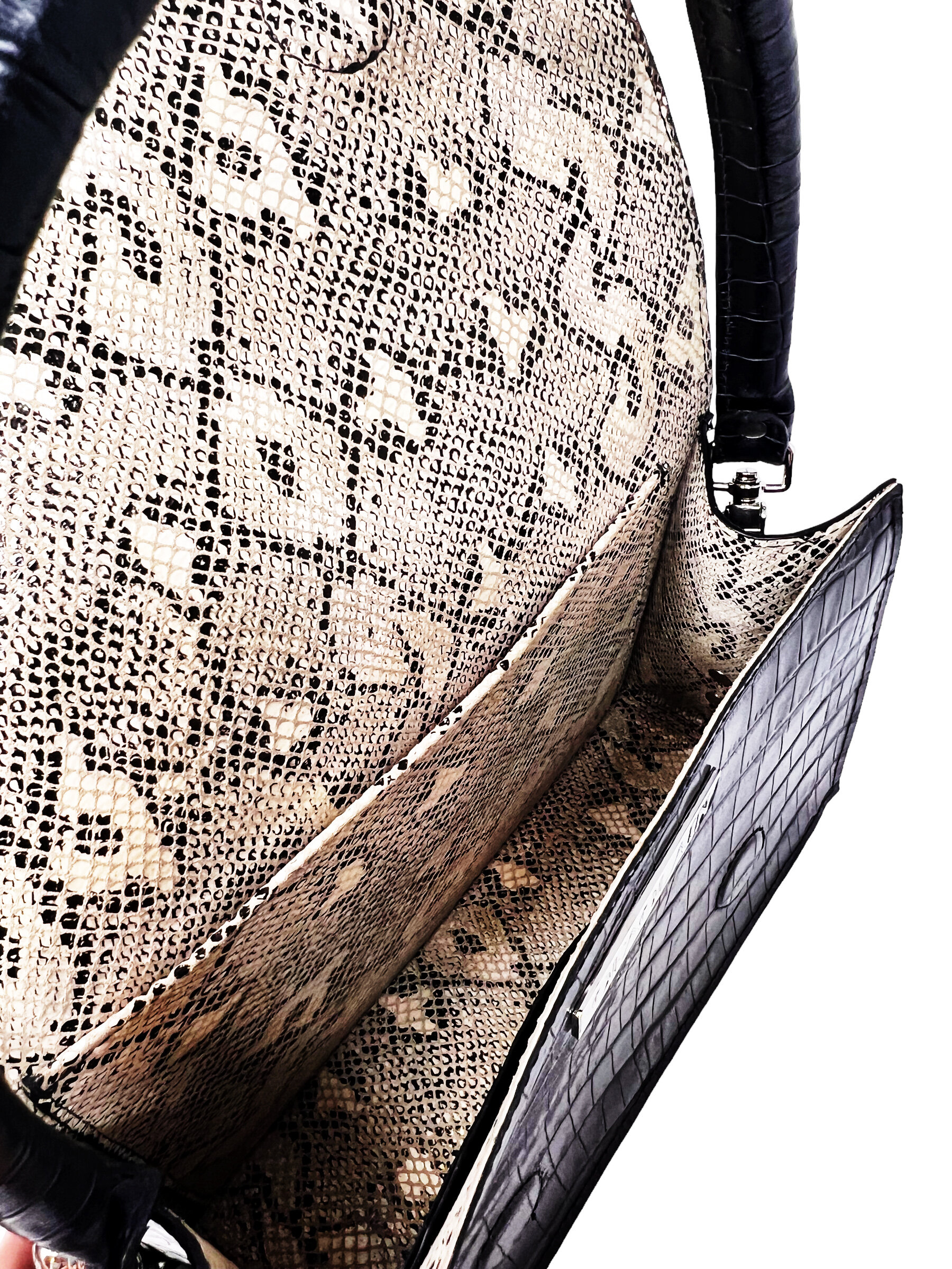 E4D54E4F-5AEA-43E7-AD25-5205CF151437