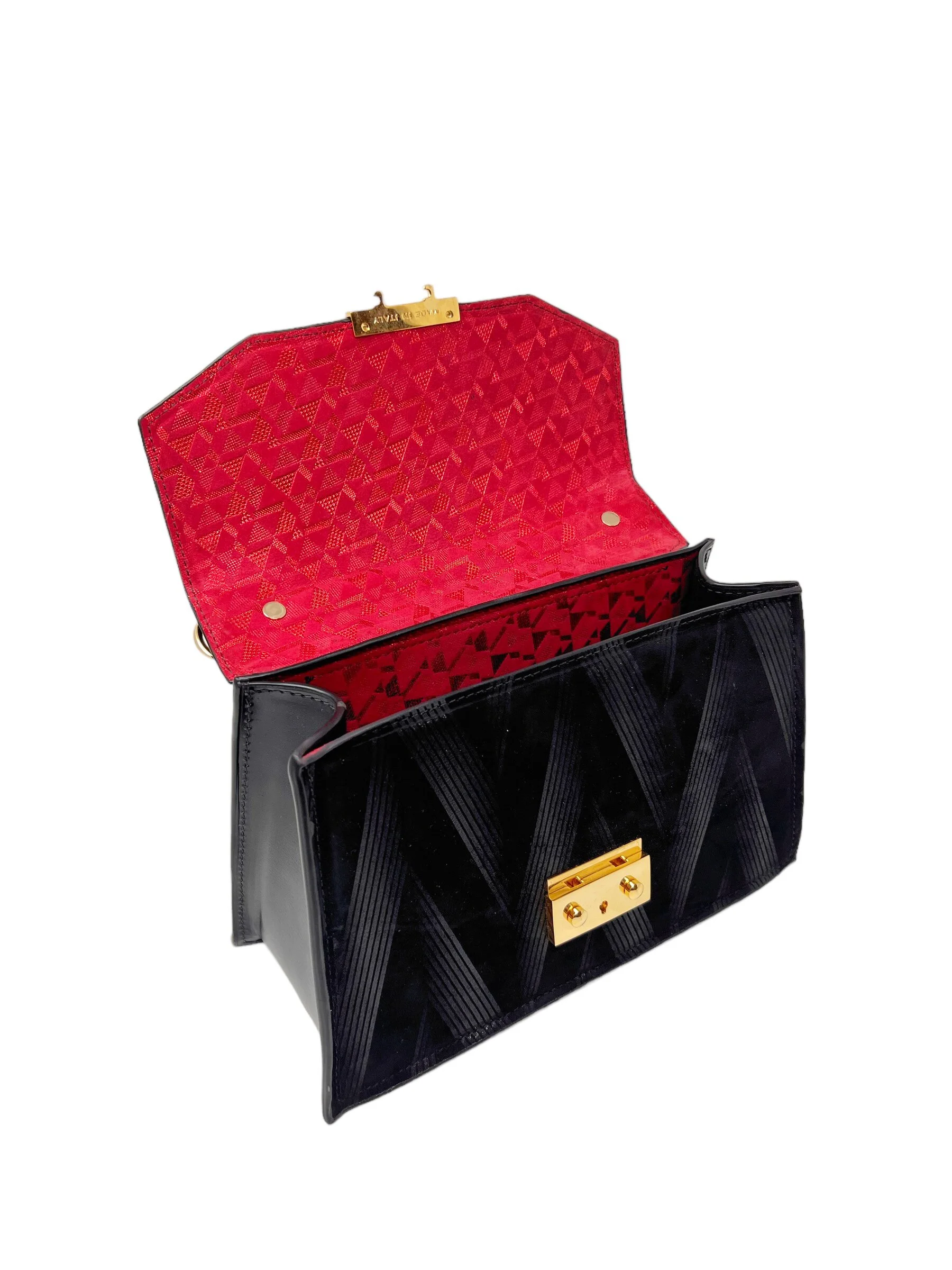 0688A324-A16B-43F8-9F36-E55344ED98A0