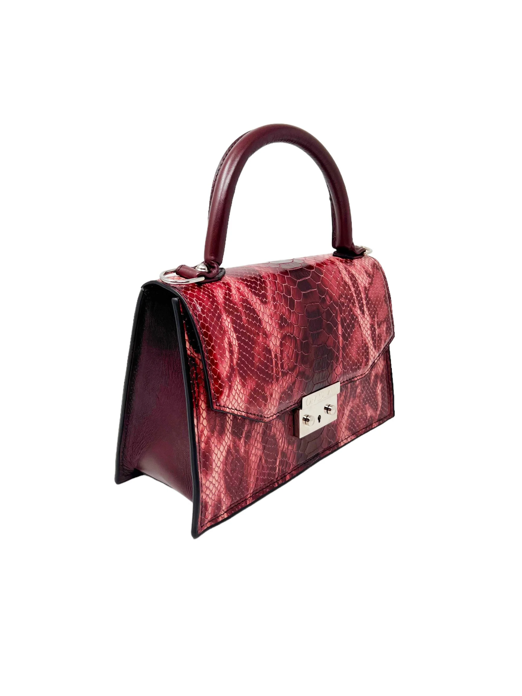 9575BDD7-188B-4BE5-AC20-8FFC3A4D3B22