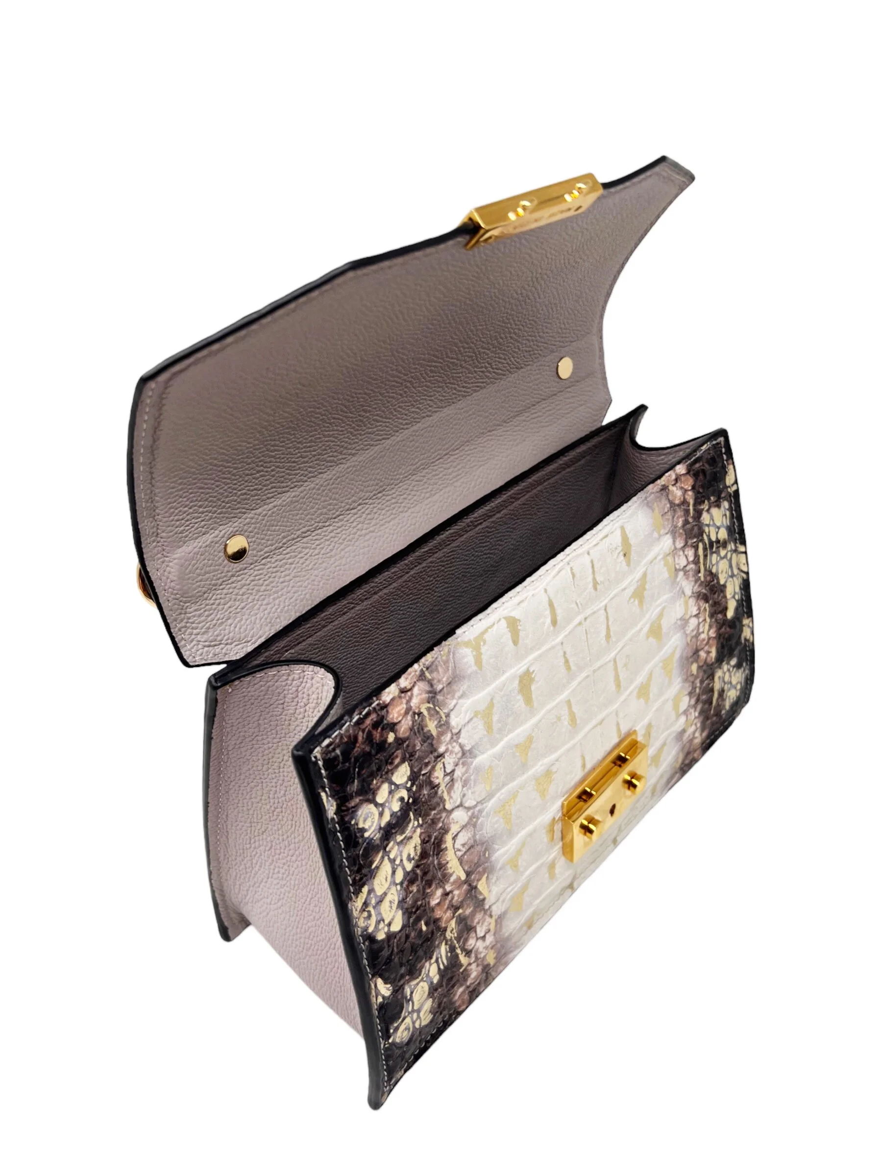 249BC8A7-7CFC-4BC1-B2E3-1E07999C48E5