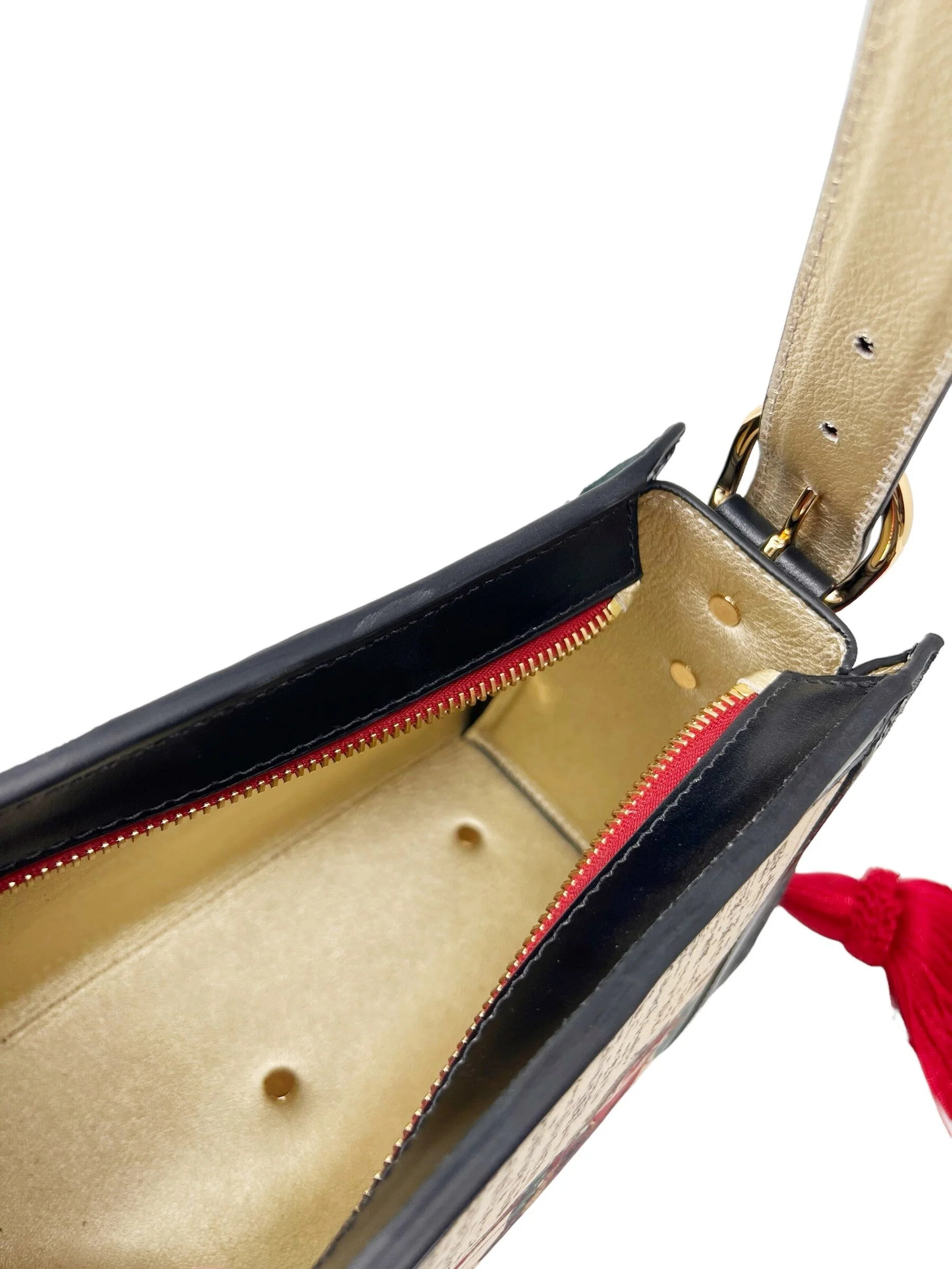 055DEBD1-2B97-4A7D-ACE5-CC413B92F199