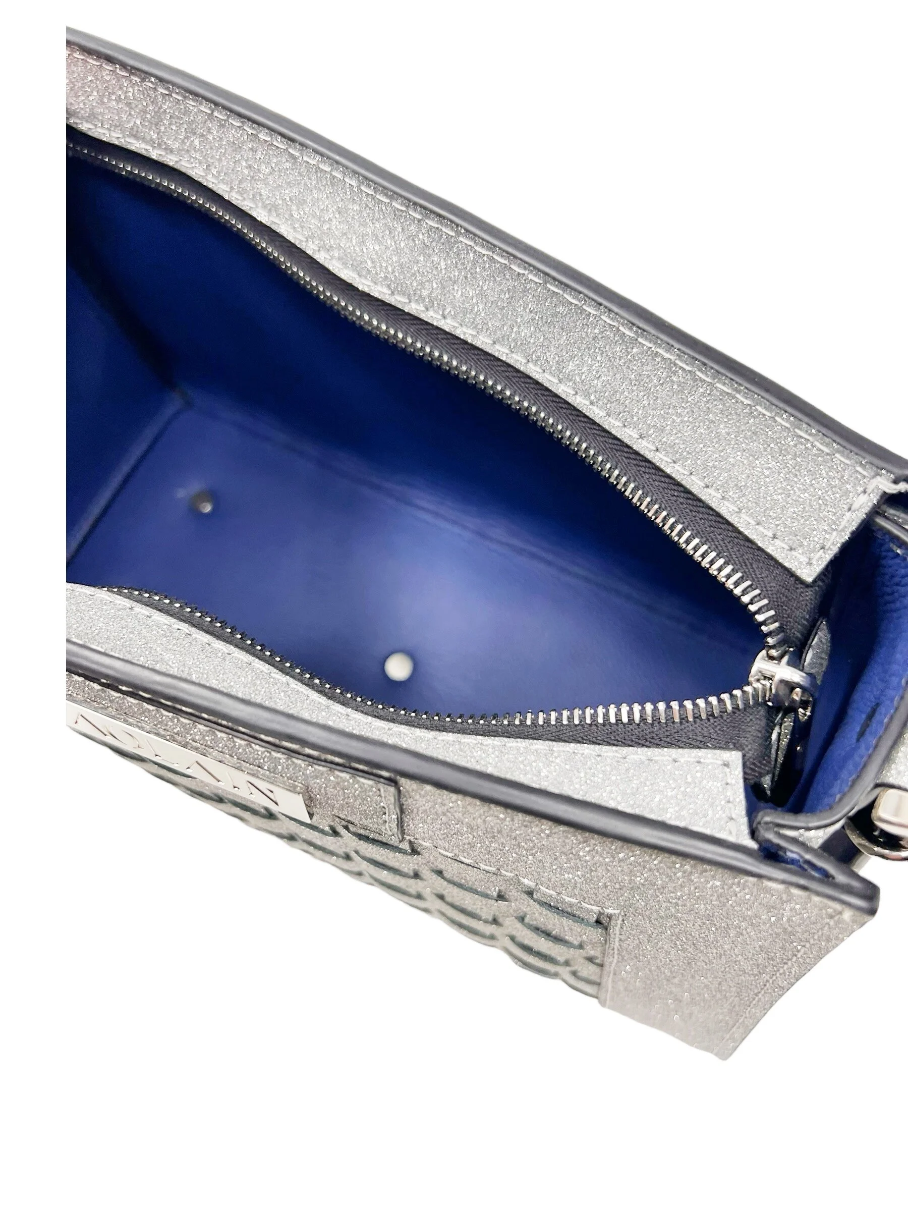 ECEF6ECC-83D8-43F0-AFF0-EA10C6B32D11