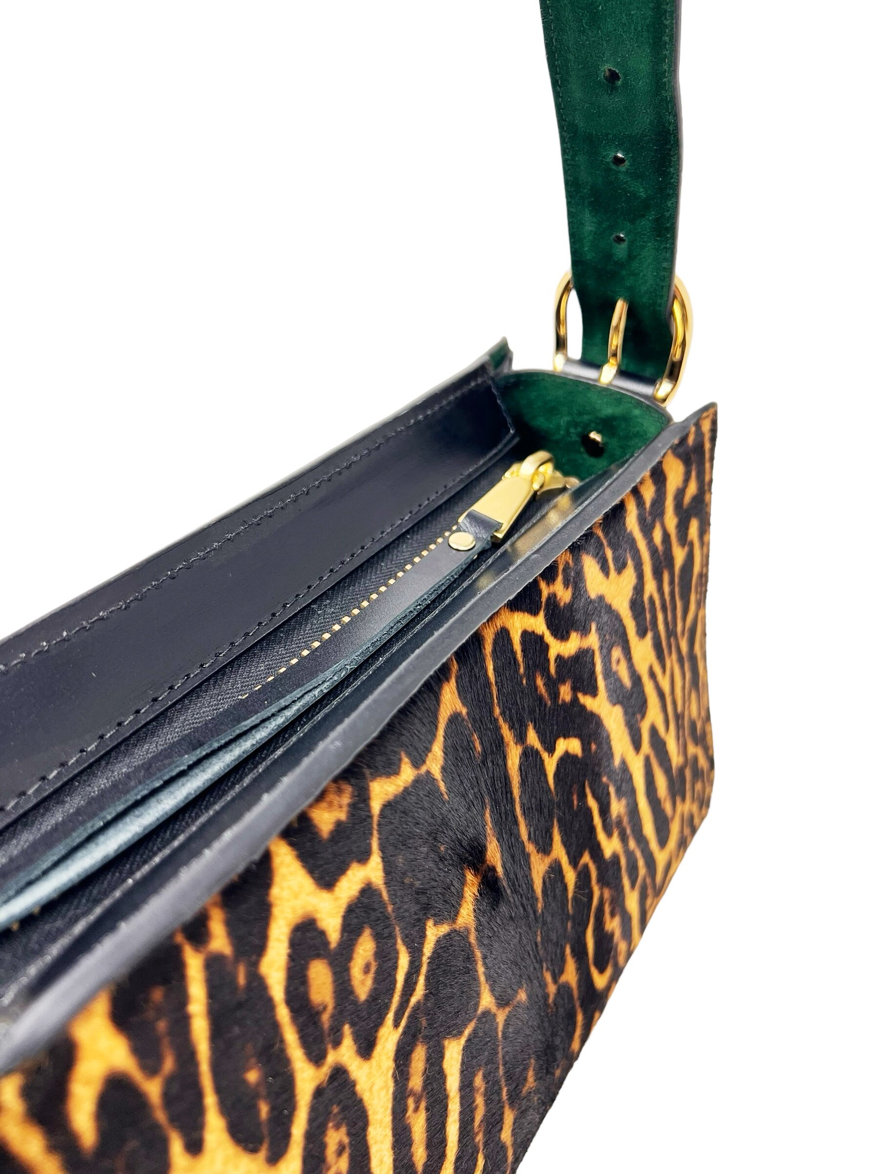 C6016D6D-4706-43A0-8147-9910A1A08366