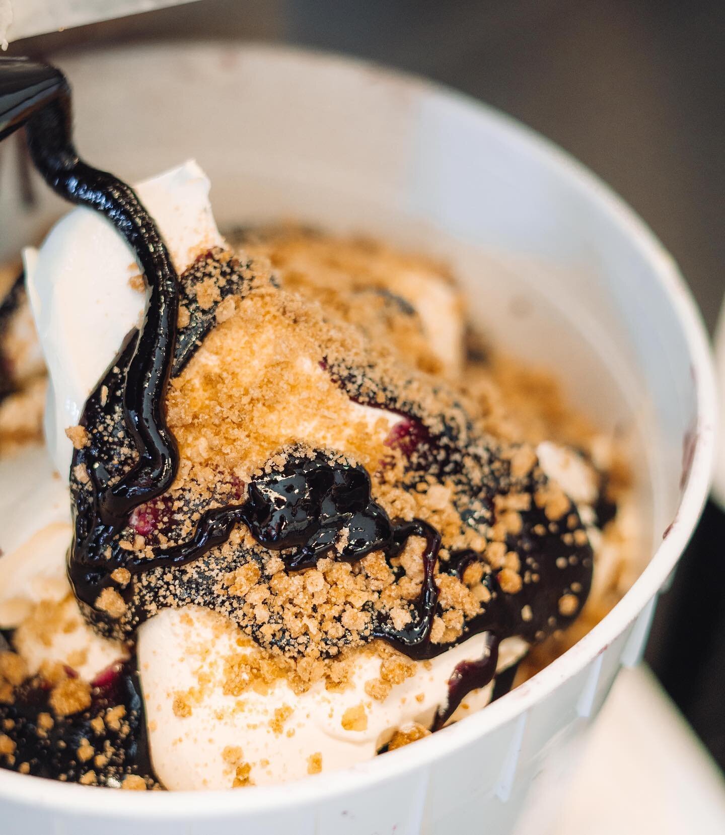 Home-made blueberry jam layered with brown sugar streusel swirled into lightly-lemoned sweet cream ice cream. 🫐🍨 Sunday&rsquo;s treat is calling your name.