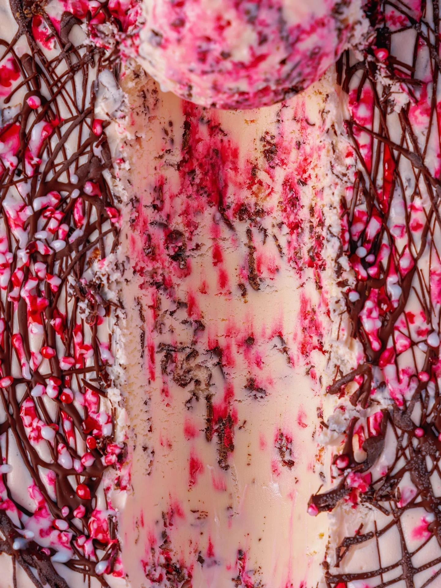 Velvety smooth peppermint ice cream with little pieces of naturally colored candy canes, and dark chocolate stracciatella (aka crunchy ribbons of dark chocolate). Also available in VEGAN!!!