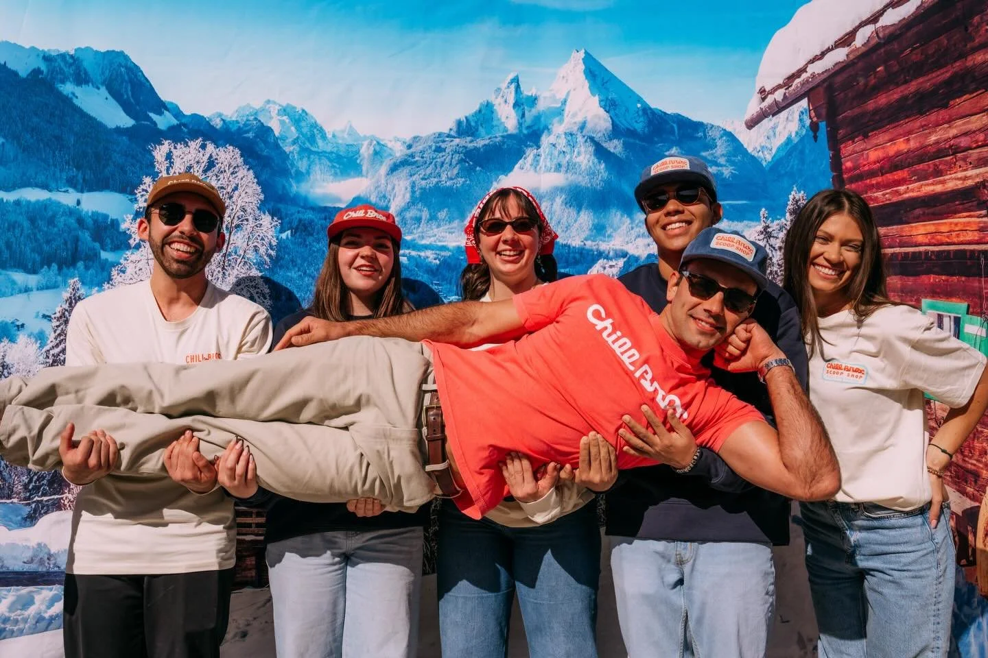 Merry Christmas &amp; Happy Holidays from the Chill fam! 🍨🎄🐓🎅

We are closed today to celebrate with our families!