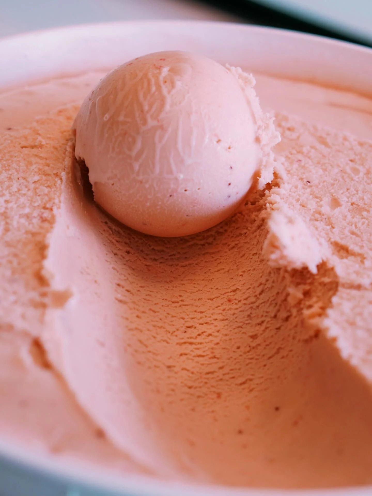 🍓NATIONAL STRAWBERRY ICE CREAM DAY 🍓 Today we&rsquo;re celebrating with a scoop that lets the fruit shine, made with fresh local strawberries, because when the ingredients are this good, they don&rsquo;t need much else. 🍨
