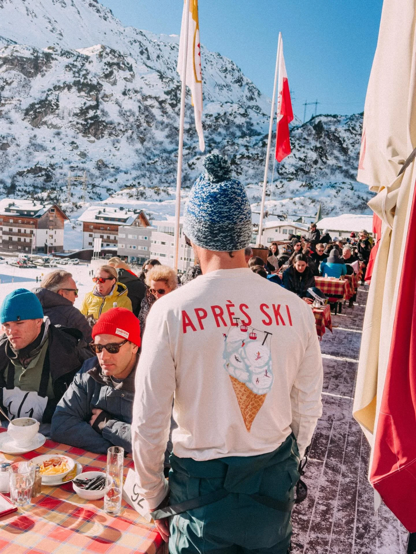 The Olympics are on, and we&rsquo;re trading powder runs for scoop runs. 

Hot Cocoa available at soho, Water Street, Ybor, and Bay to Bay tonight! 

Shop our Apr&egrave;s Ski merch while it&rsquo;s available. 🍨⛷️