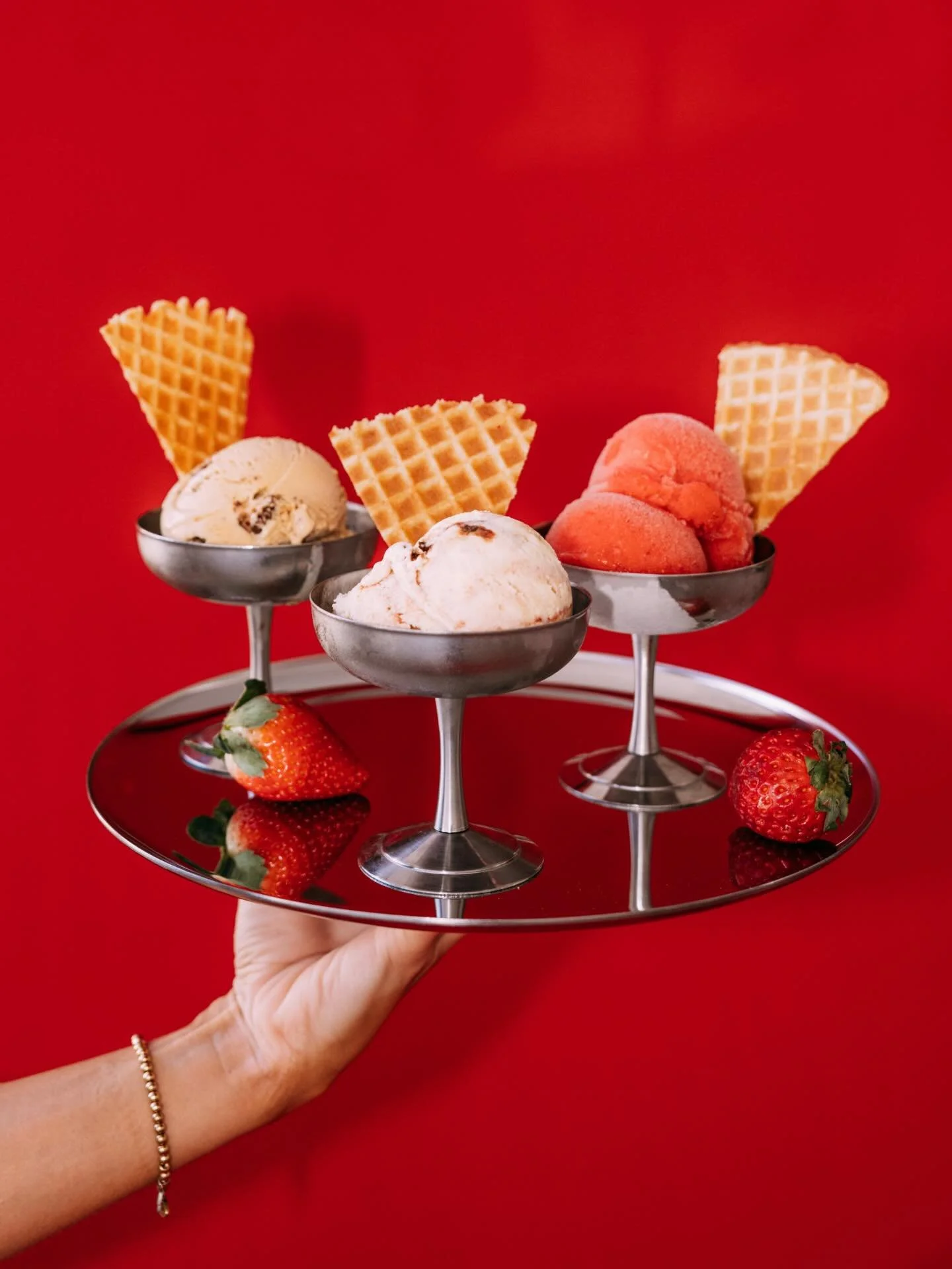 Roses are red, ice cream is better 🍨
Choose your Valentine 💌 Strawberry Basque Cheesecake, Strawberry St. Germain, or Hazelnut Gianduja Crunch 🍓🍫